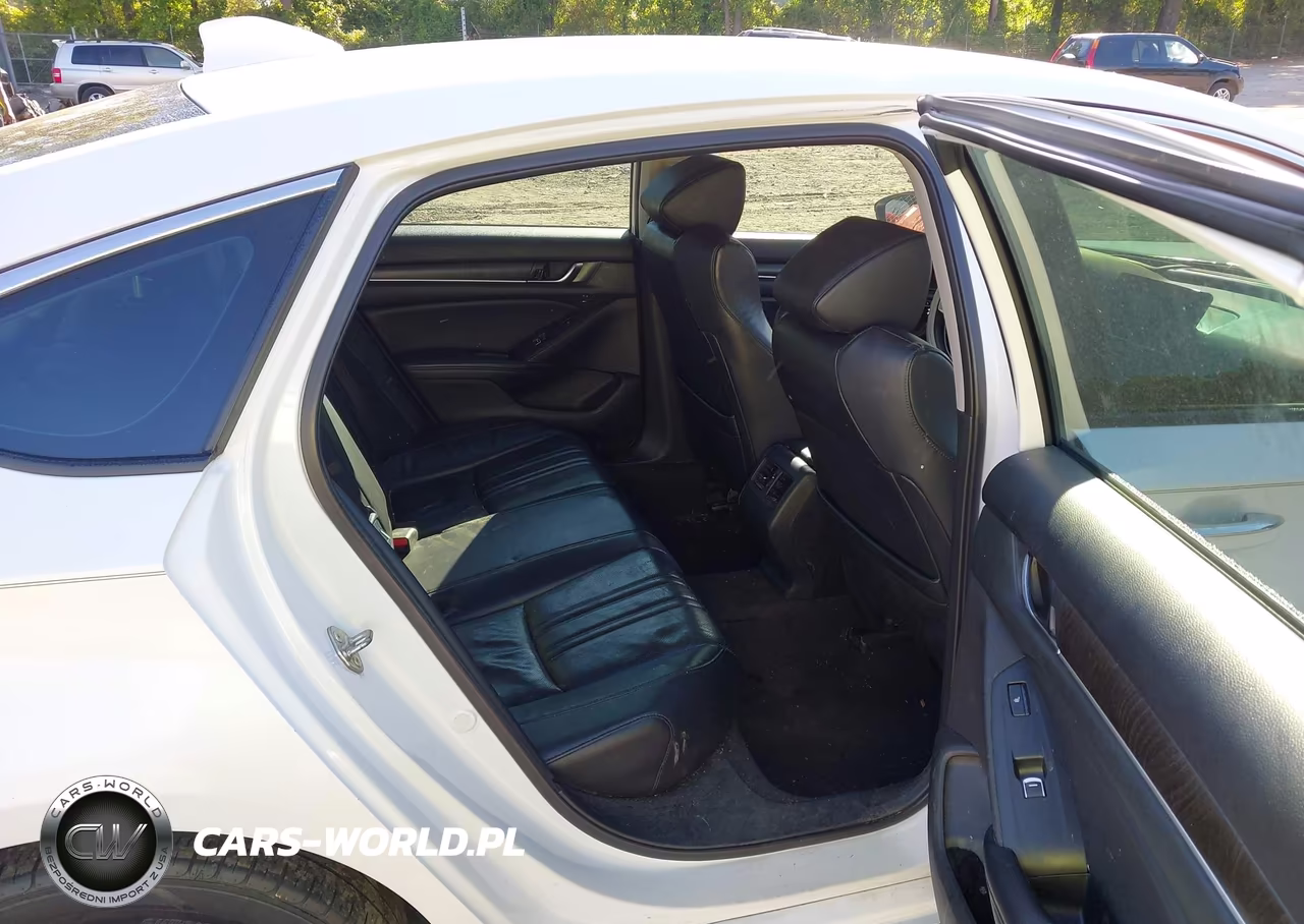 2018 Honda Accord Hybrid Touring VIN:1HGCV3F91JA016937 - 8