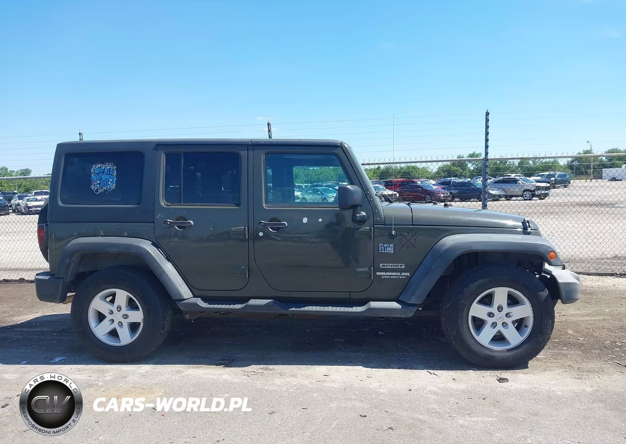2015 Jeep Wrangler Unlimited Sport VIN:1C4BJWDG1FL762017 - 13