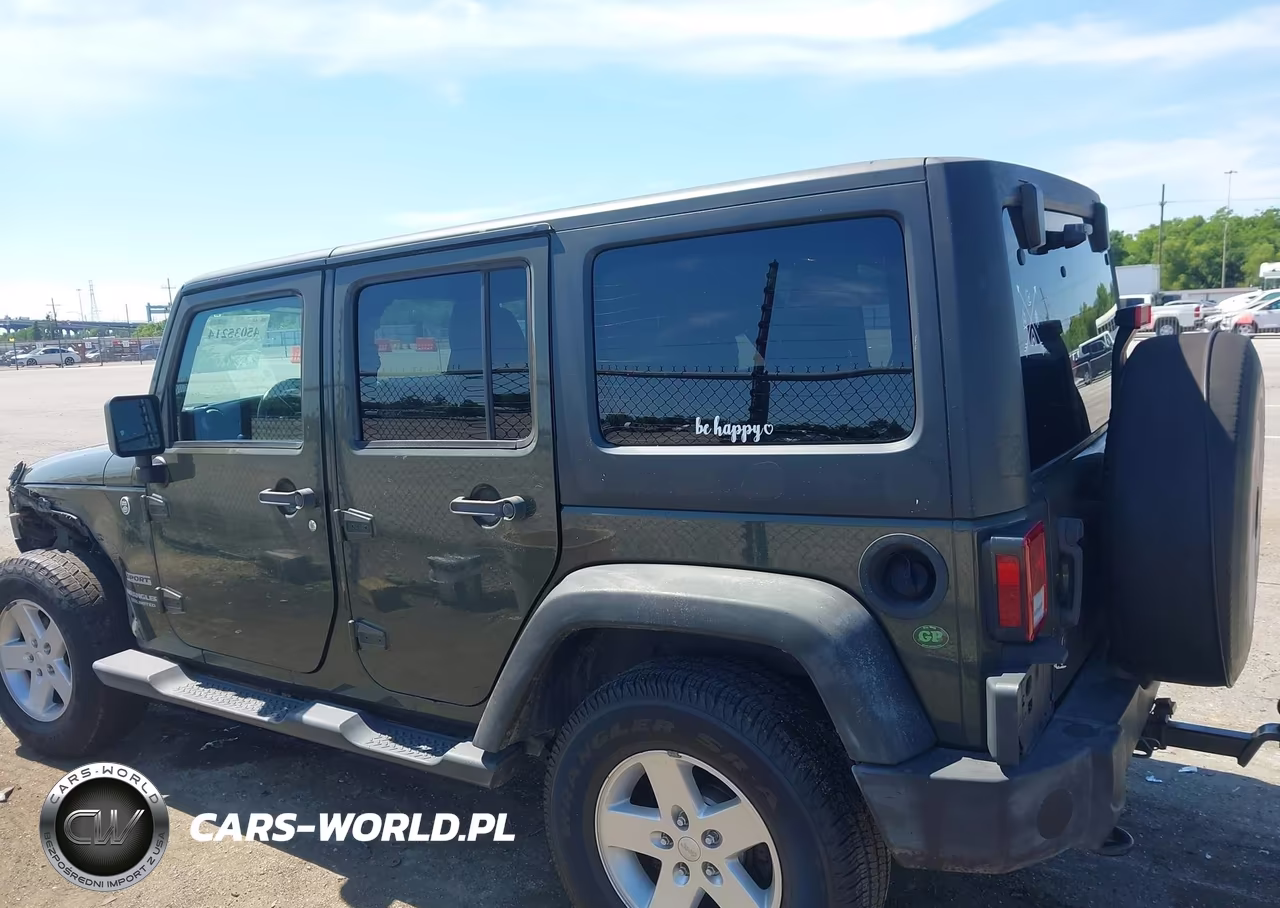2015 Jeep Wrangler Unlimited Sport VIN:1C4BJWDG1FL762017 - 14
