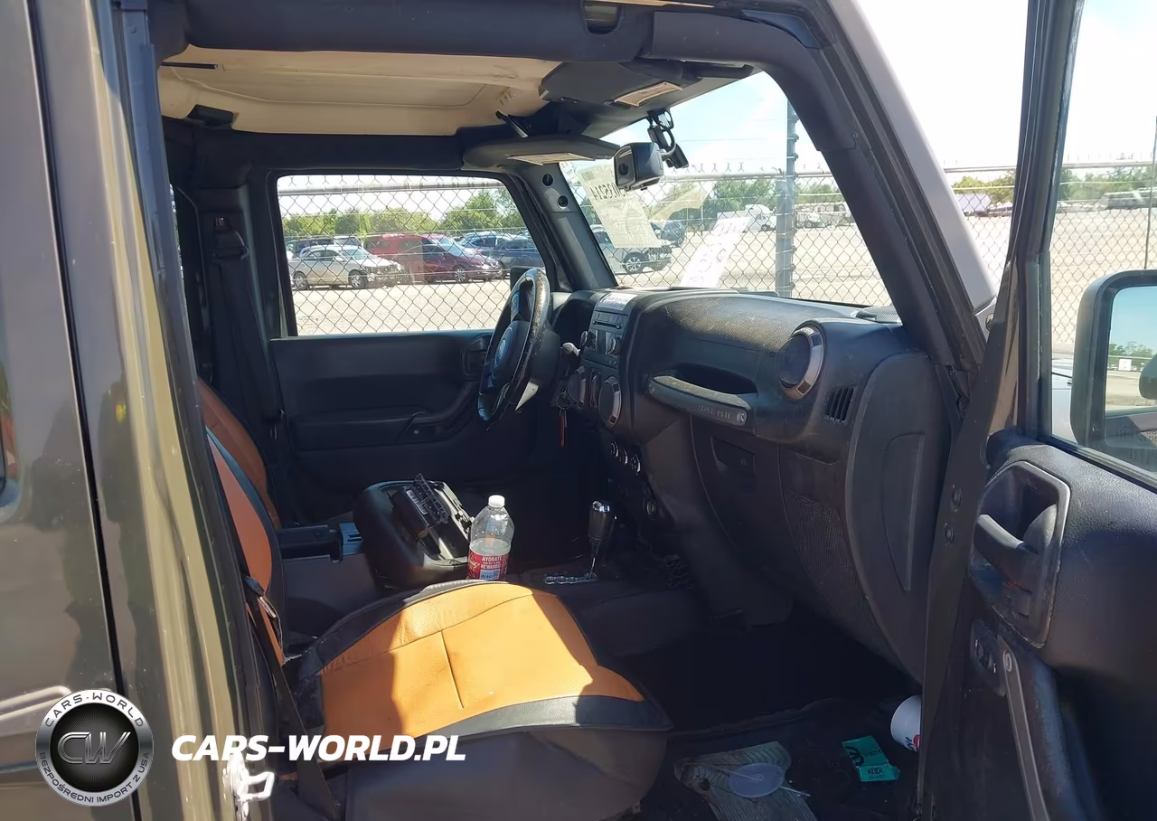 2015 Jeep Wrangler Unlimited Sport VIN:1C4BJWDG1FL762017 - 5