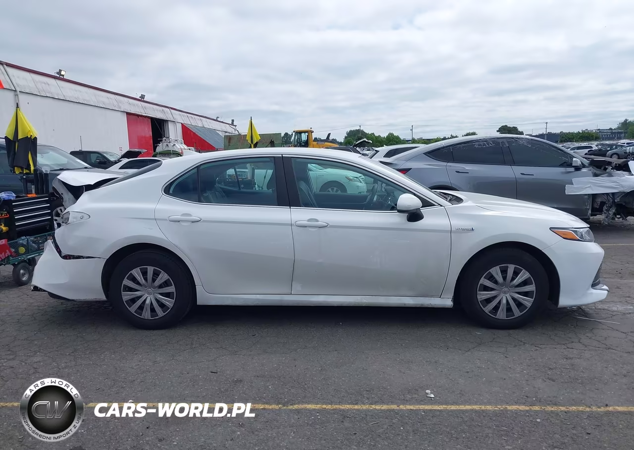 2020 Toyota Camry Le Hybrid VIN:4T1C31AK5LU530323 - 13