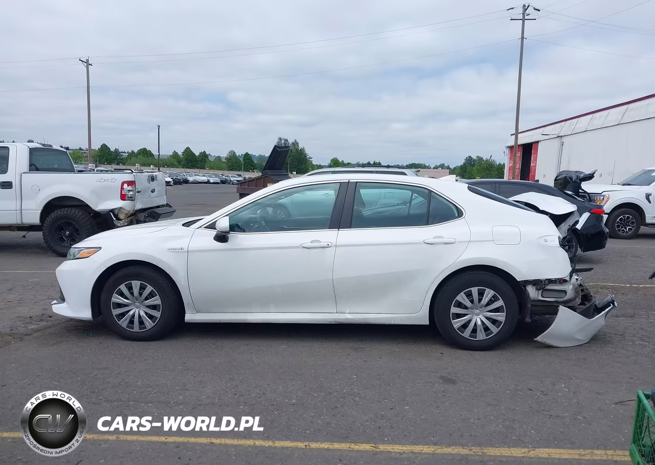 2020 Toyota Camry Le Hybrid VIN:4T1C31AK5LU530323 - 14