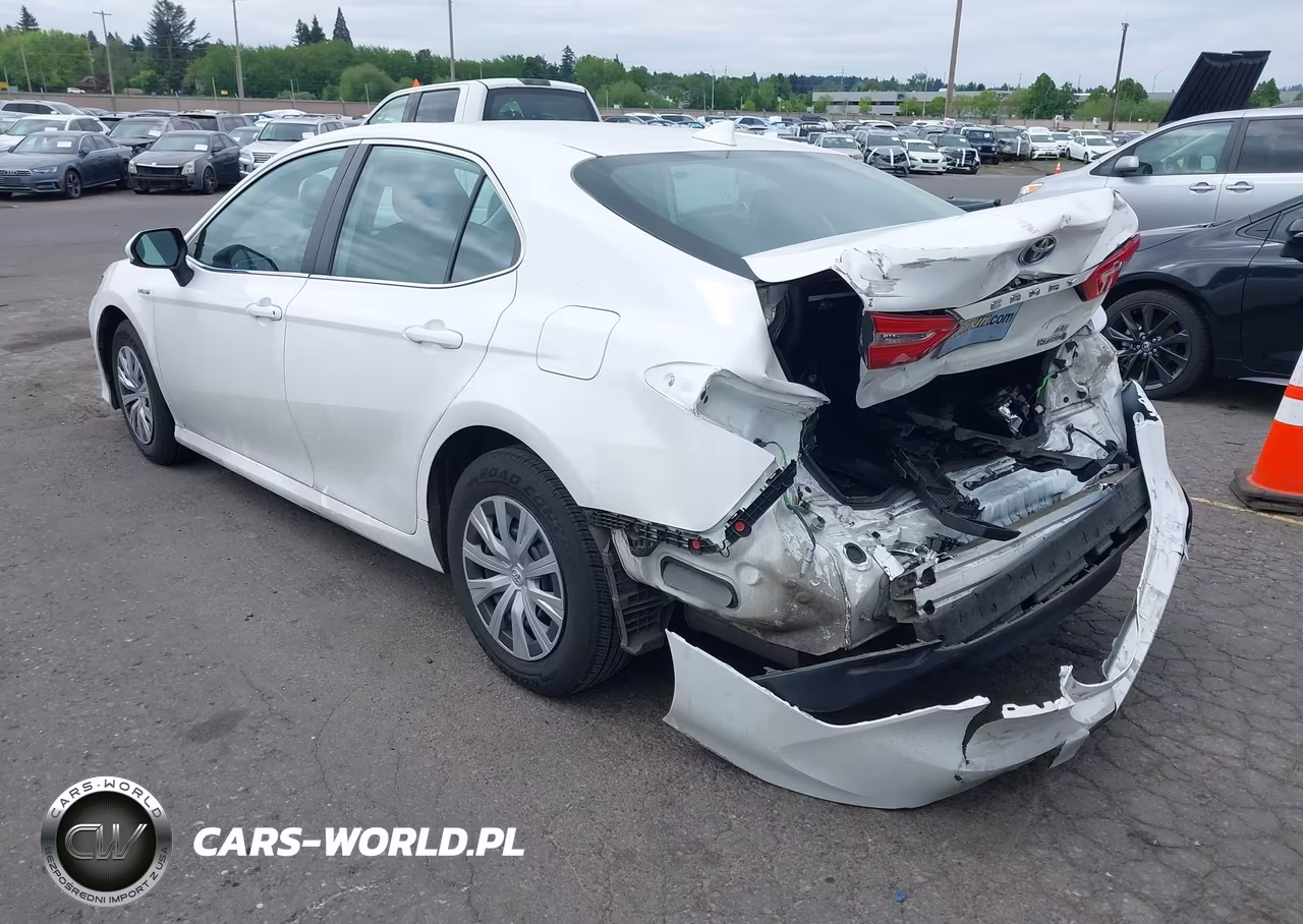 2020 Toyota Camry Le Hybrid VIN:4T1C31AK5LU530323 - 3