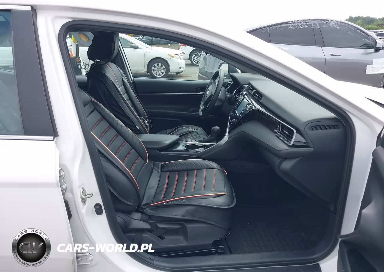 2020 Toyota Camry Le Hybrid VIN:4T1C31AK5LU530323 - 5