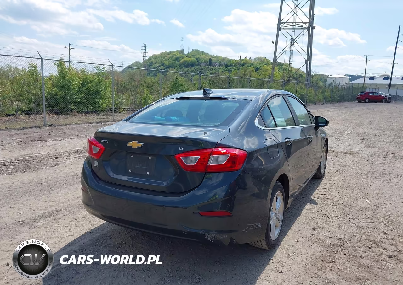 2017 Chevrolet Cruze Lt Auto VIN:1G1BE5SM8H7144494 - 4