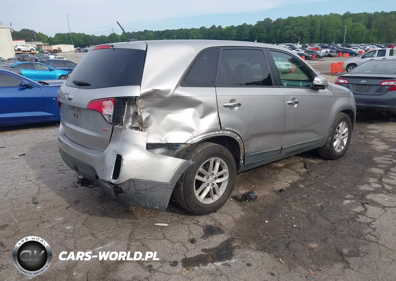 2014 Kia Sorento Lx VIN:5XYKT3A62EG537314 - 4