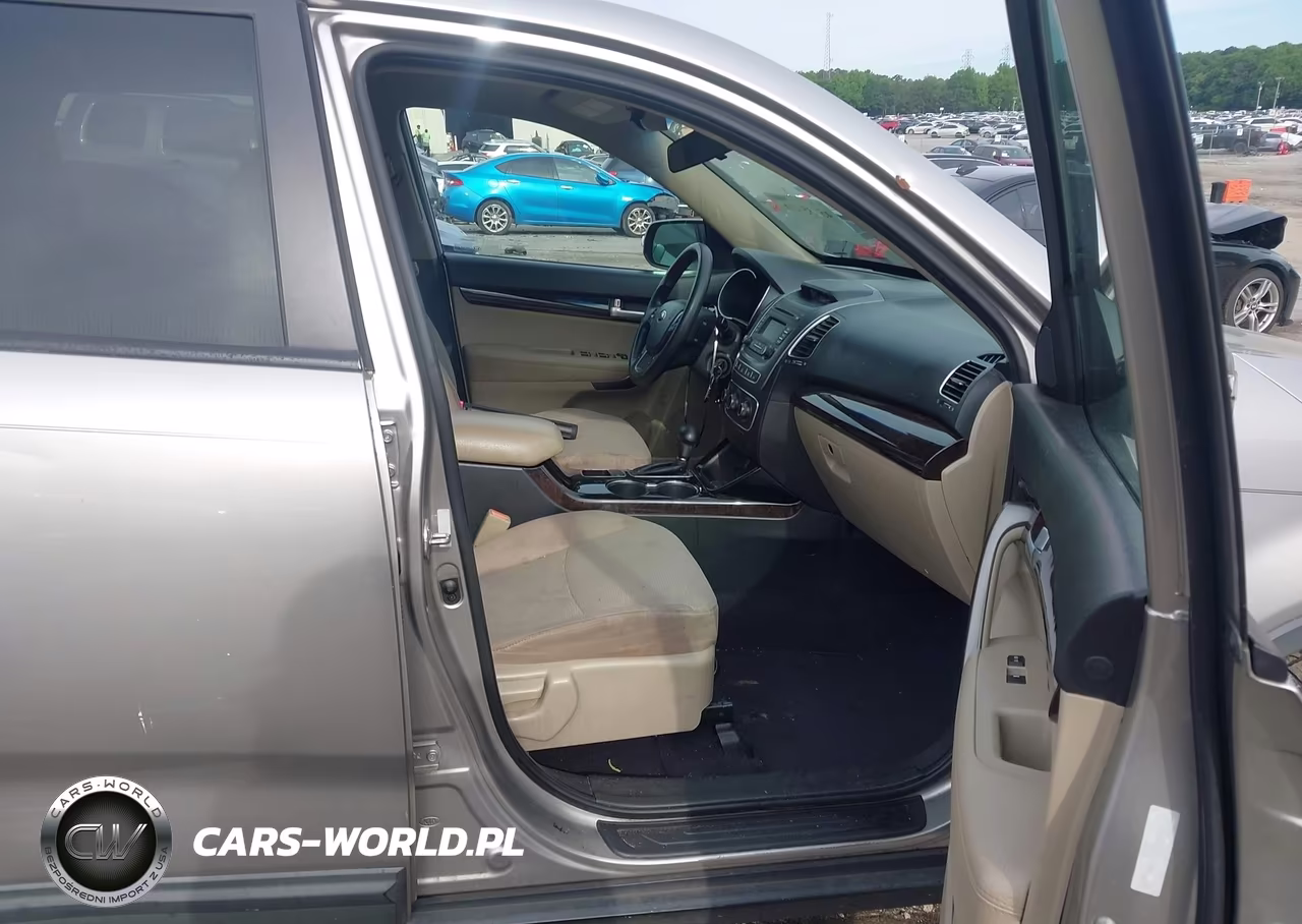 2014 Kia Sorento Lx VIN:5XYKT3A62EG537314 - 5