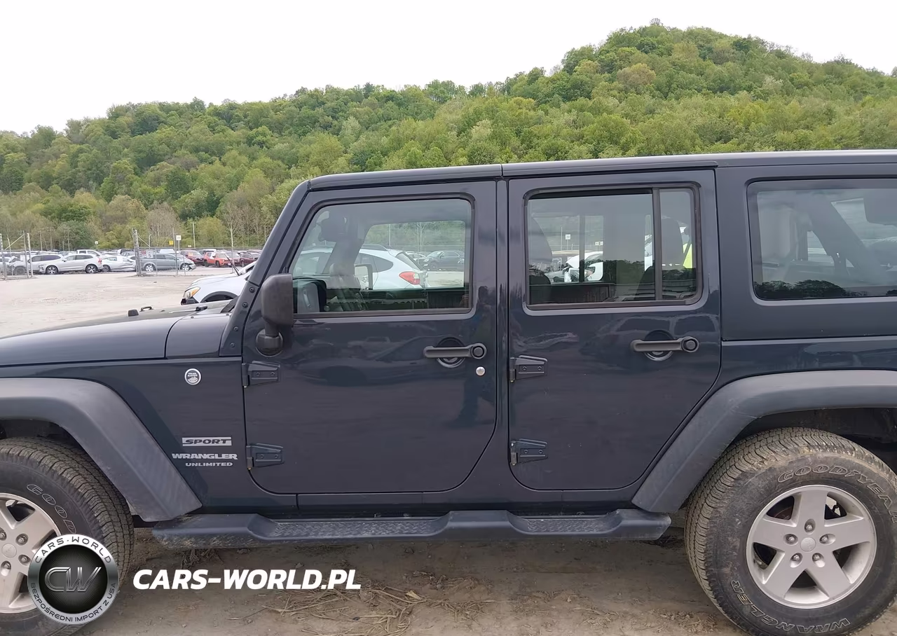 2017 Jeep Wrangler Unlimited Sport 4X4 VIN:1C4BJWDG9HL713733 - 15
