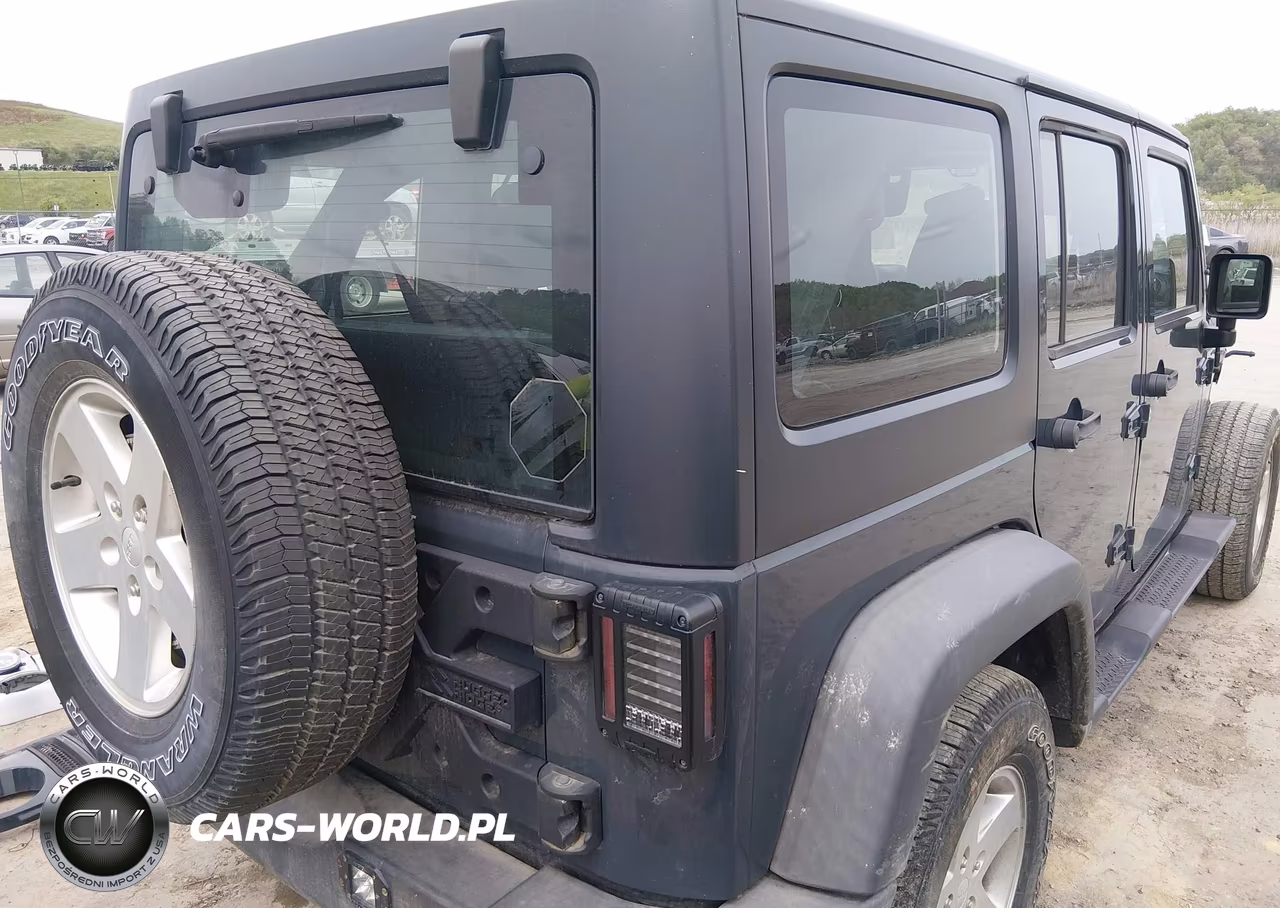 2017 Jeep Wrangler Unlimited Sport 4X4 VIN:1C4BJWDG9HL713733 - 4