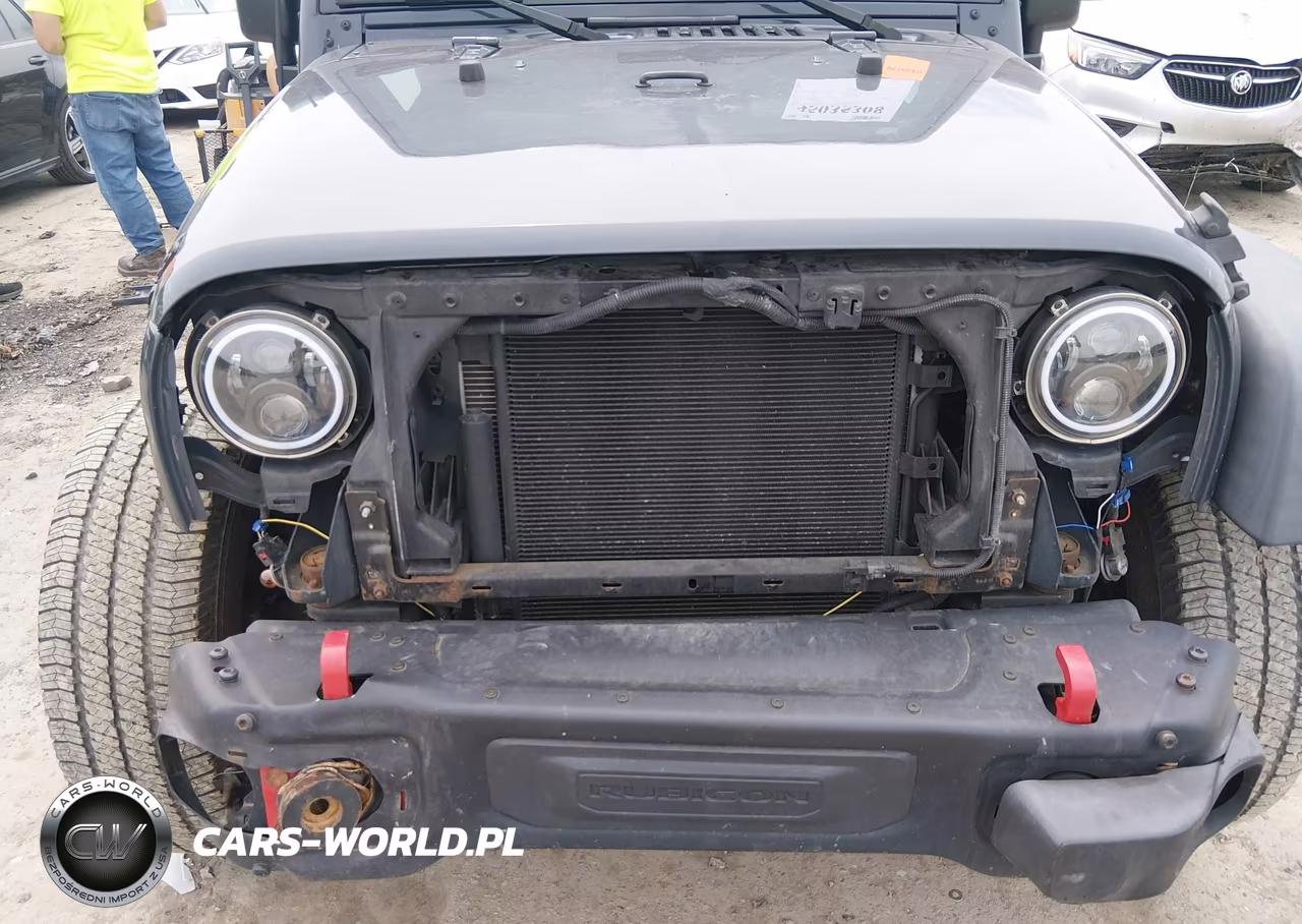 2017 Jeep Wrangler Unlimited Sport 4X4 VIN:1C4BJWDG9HL713733 - 6