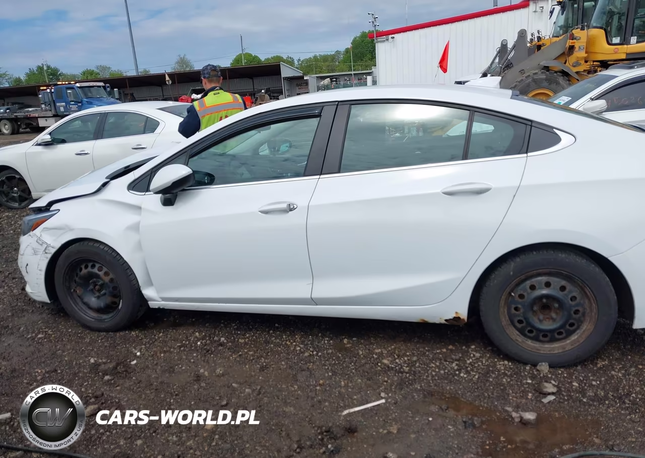 CHEVROLET CRUZE VIN:1G1BE5SM0H7100327 - 14