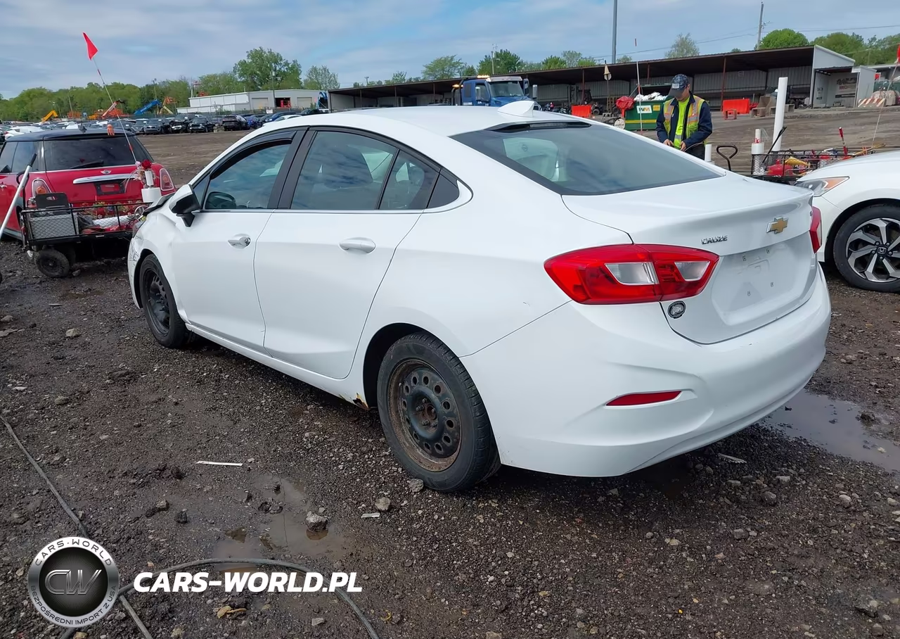 CHEVROLET CRUZE VIN:1G1BE5SM0H7100327 - 3