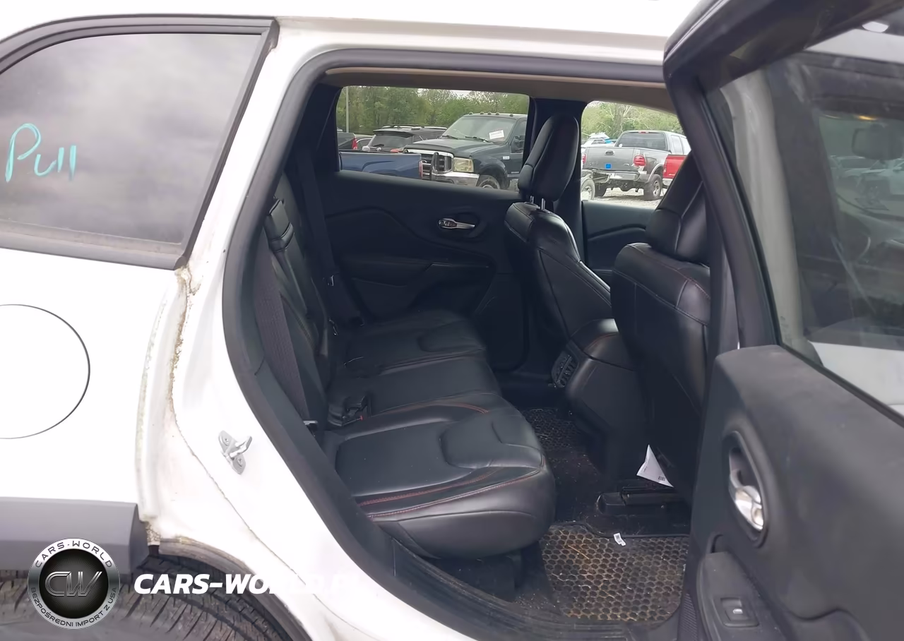 2015 Jeep Cherokee Trailhawk VIN:1C4PJMBB4FW667080 - 8