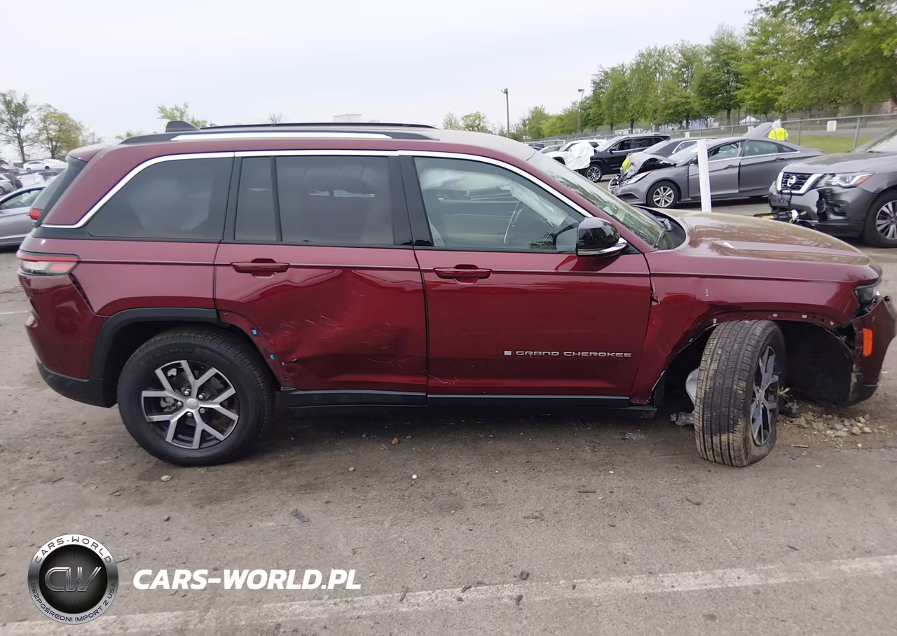 2023 Jeep Grand Cherokee Limited 4X4 VIN:1C4RJHBGXPC615144 - 13