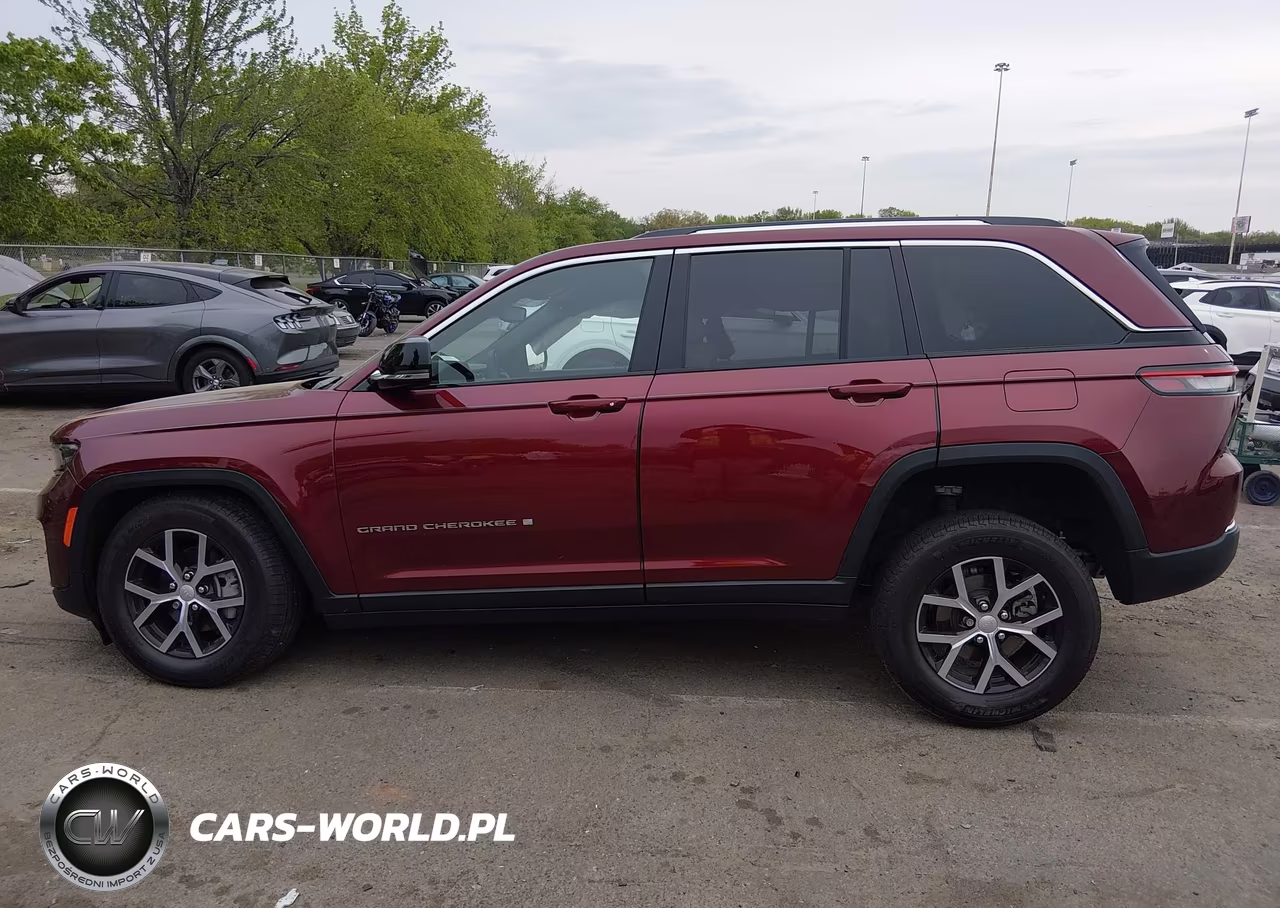 2023 Jeep Grand Cherokee Limited 4X4 VIN:1C4RJHBGXPC615144 - 14