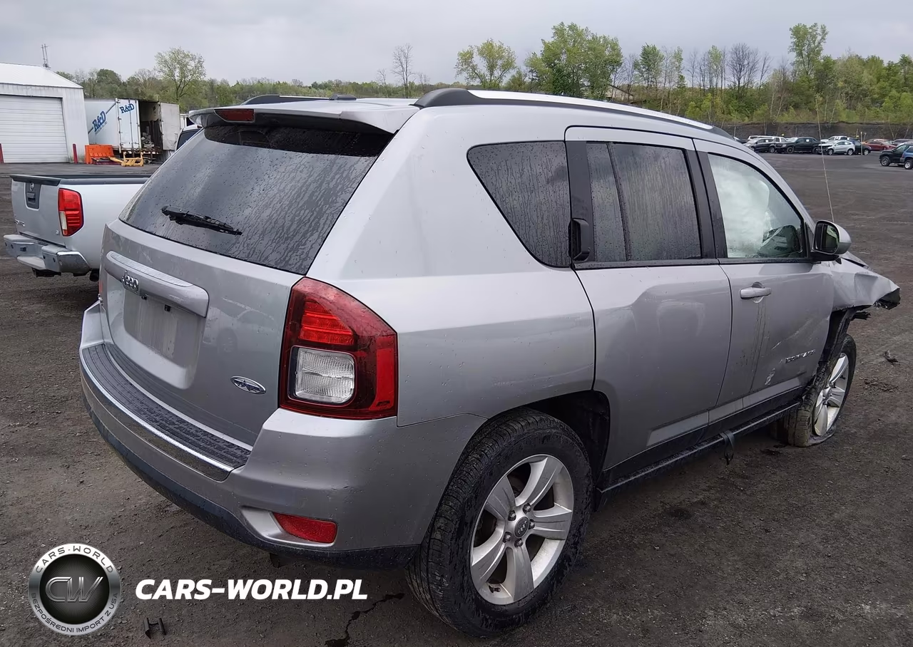 2015 Jeep Compass High Altitude Edition VIN:1C4NJDEB9FD324151 - 4