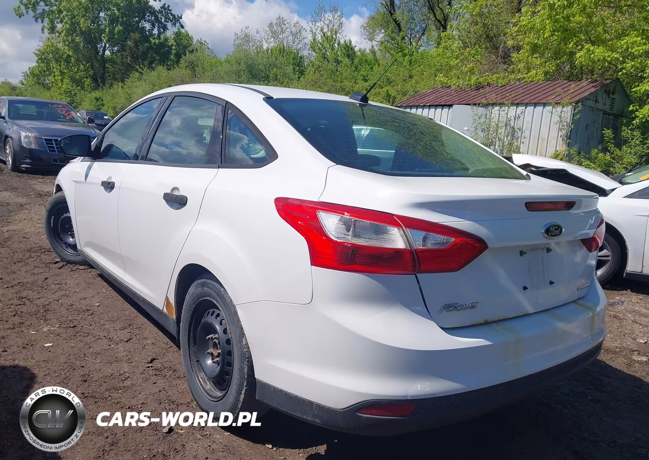 2014 Ford Focus S VIN:1FADP3E21EL388991 - 3