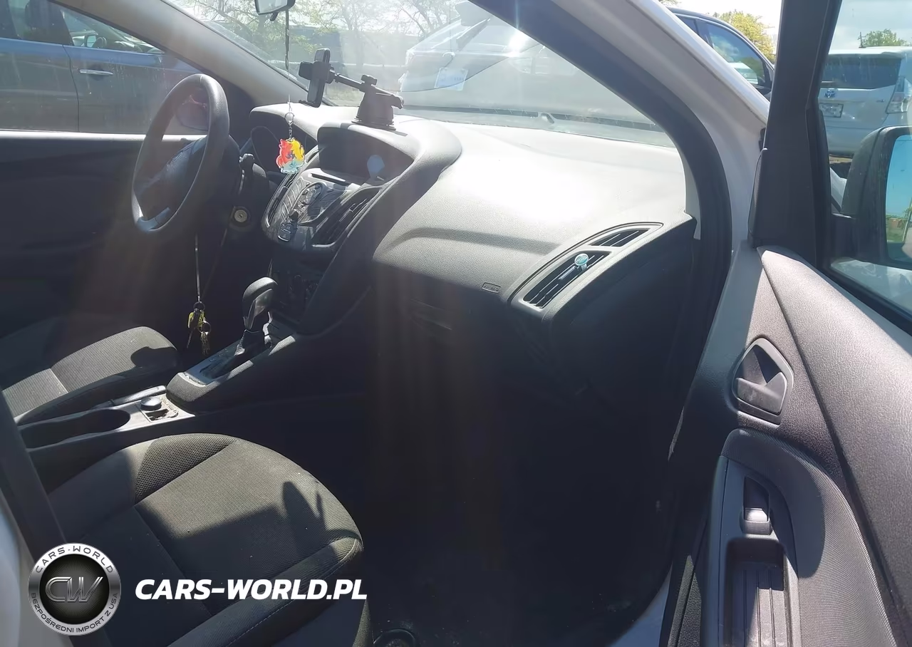 2014 Ford Focus S VIN:1FADP3E21EL388991 - 5