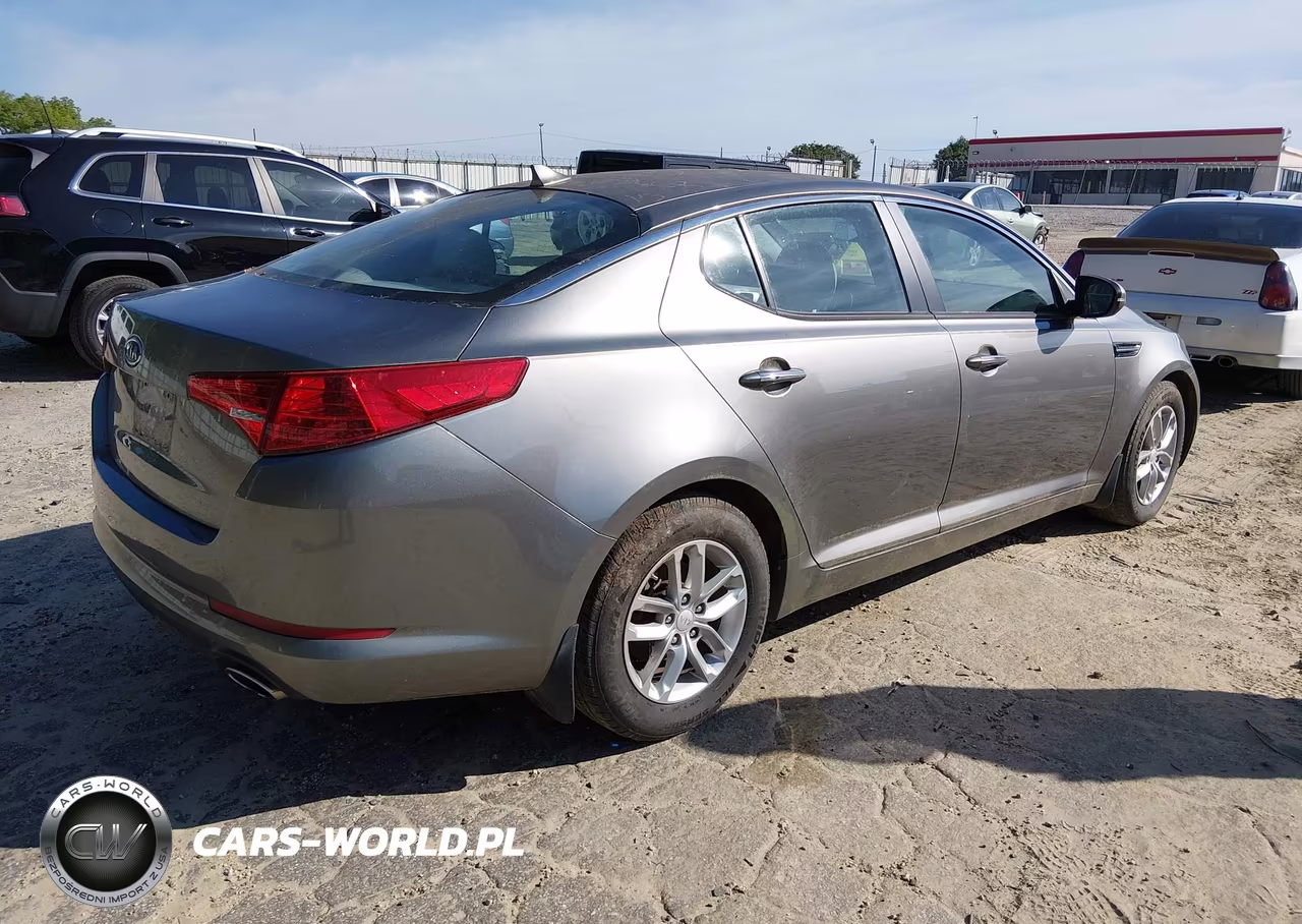 2013 Kia Optima Lx VIN:5XXGM4A72DG176154 - 4