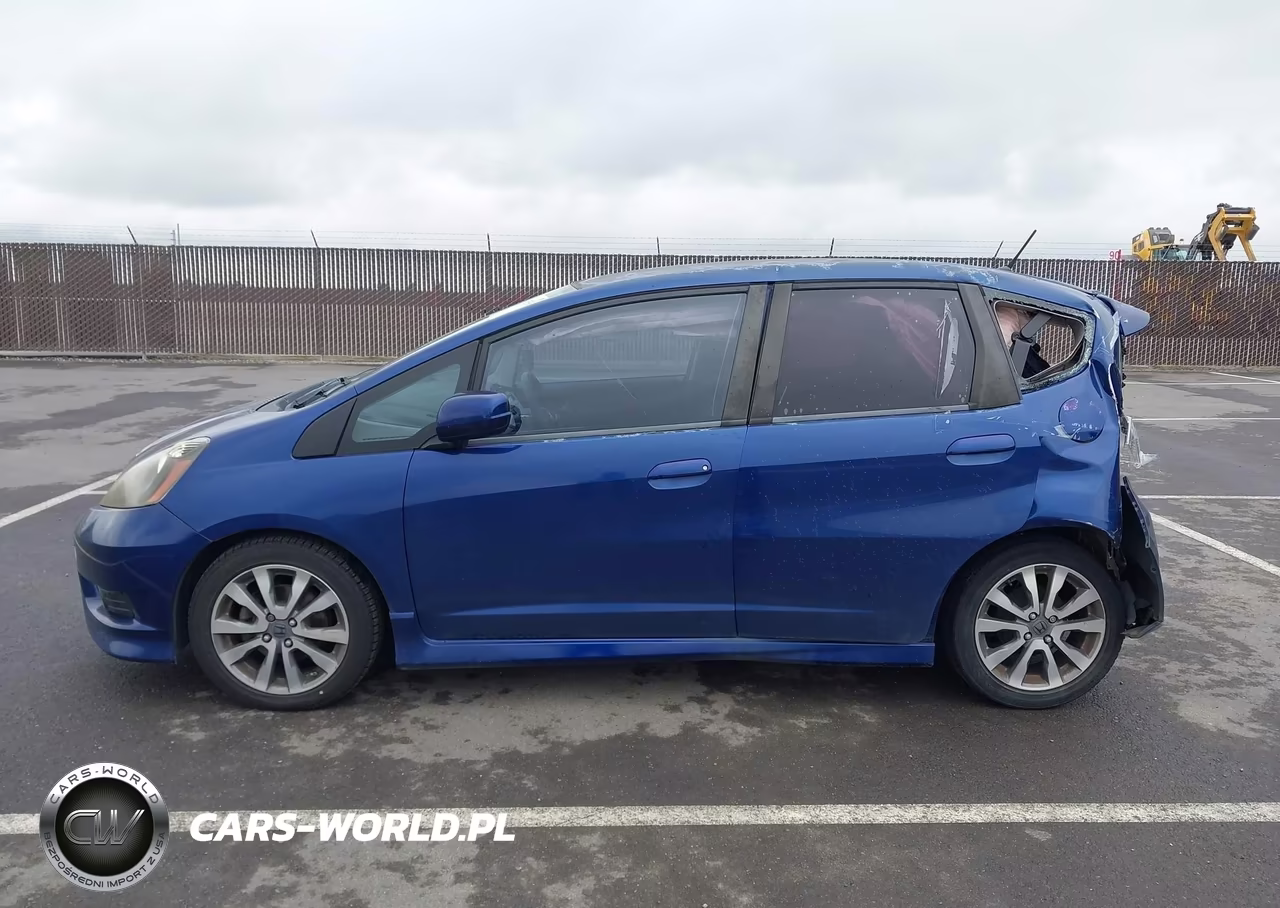 2013 Honda Fit Sport VIN:JHMGE8H51DC016998 - 14