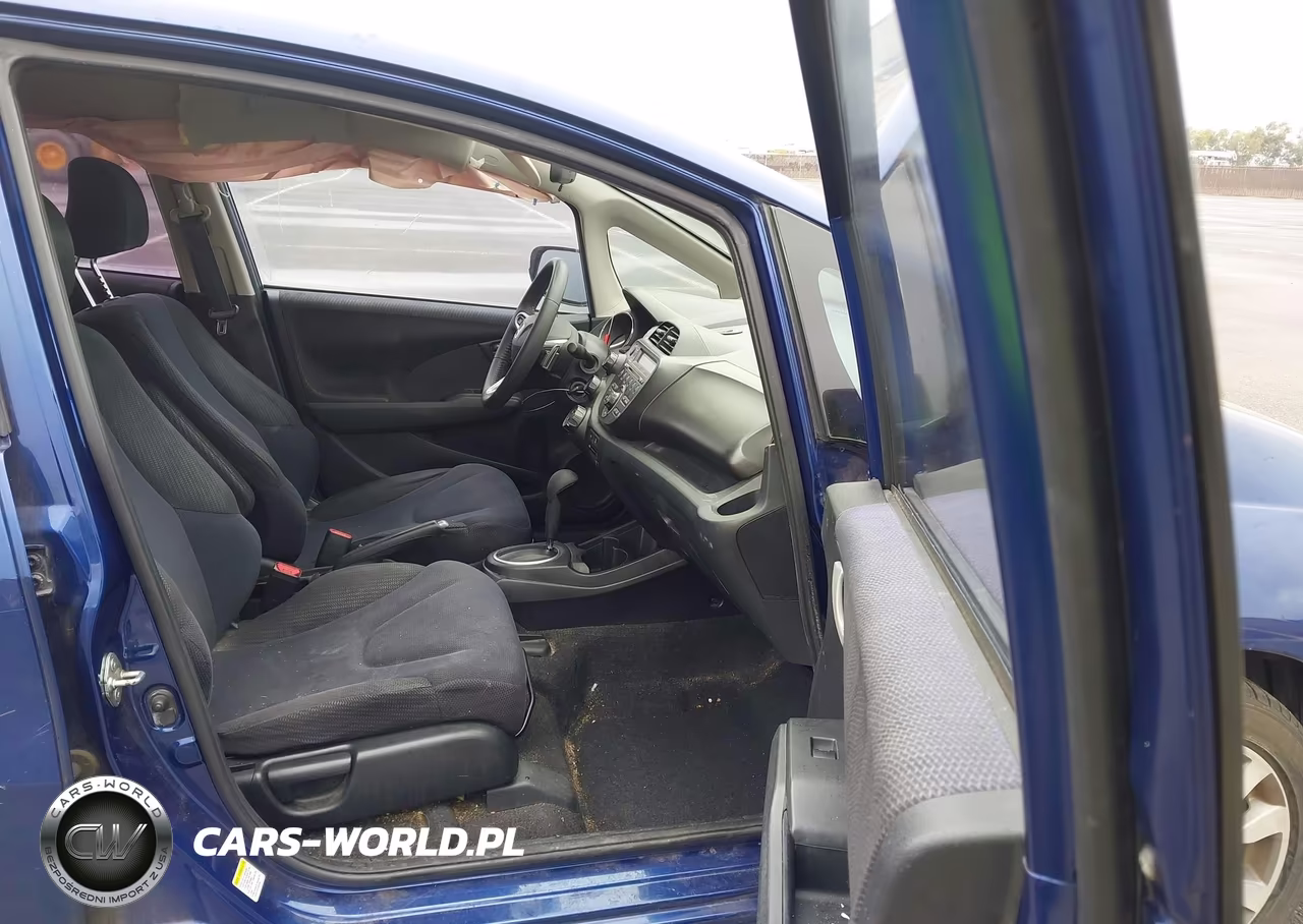 2013 Honda Fit Sport VIN:JHMGE8H51DC016998 - 5