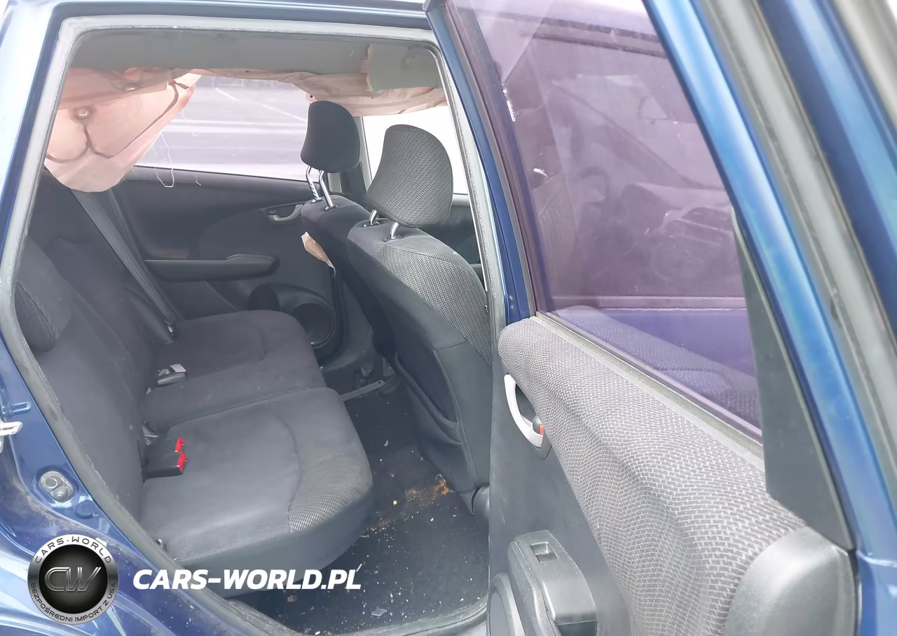 2013 Honda Fit Sport VIN:JHMGE8H51DC016998 - 8