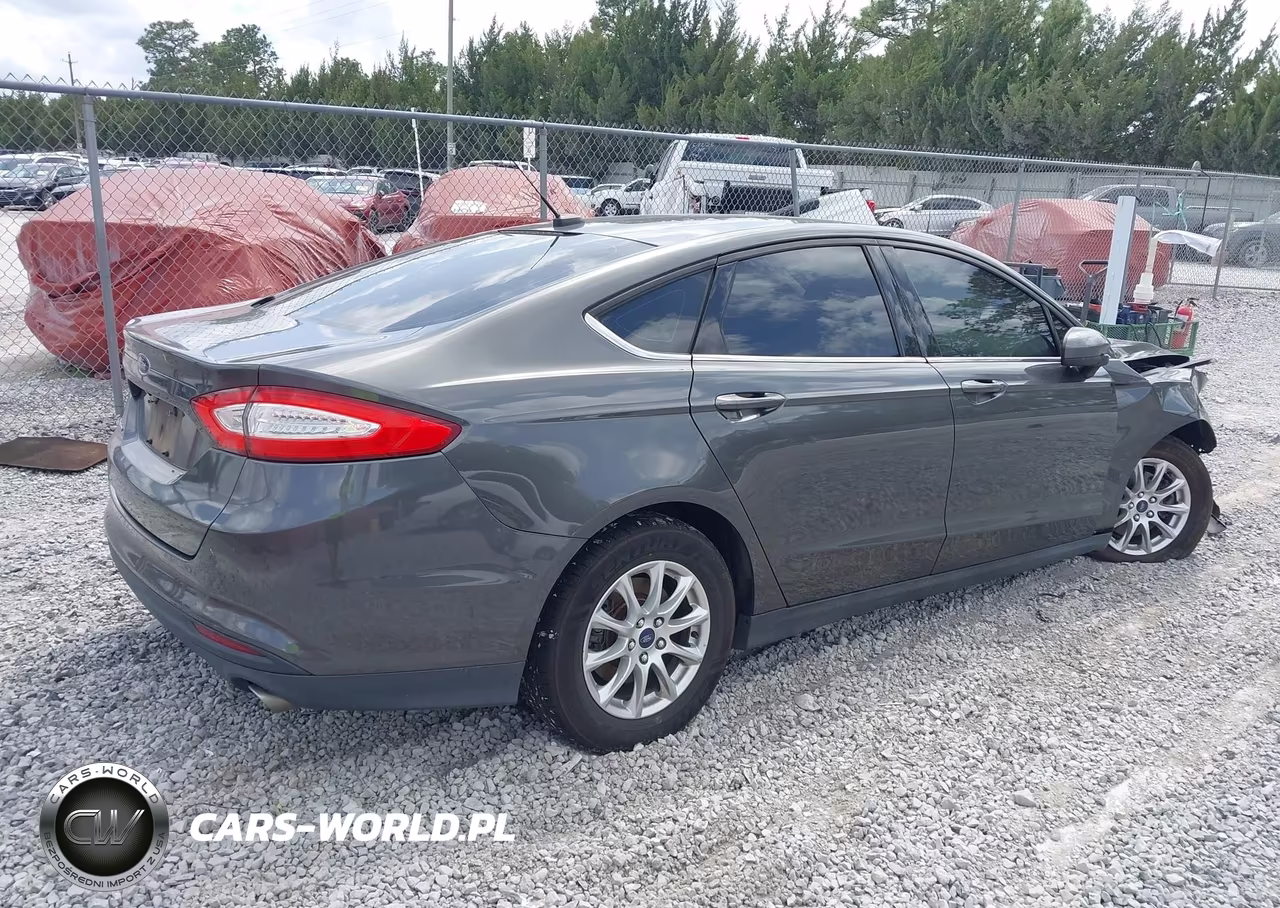 2015 Ford Fusion S VIN:3FA6P0G79FR288964 - 4