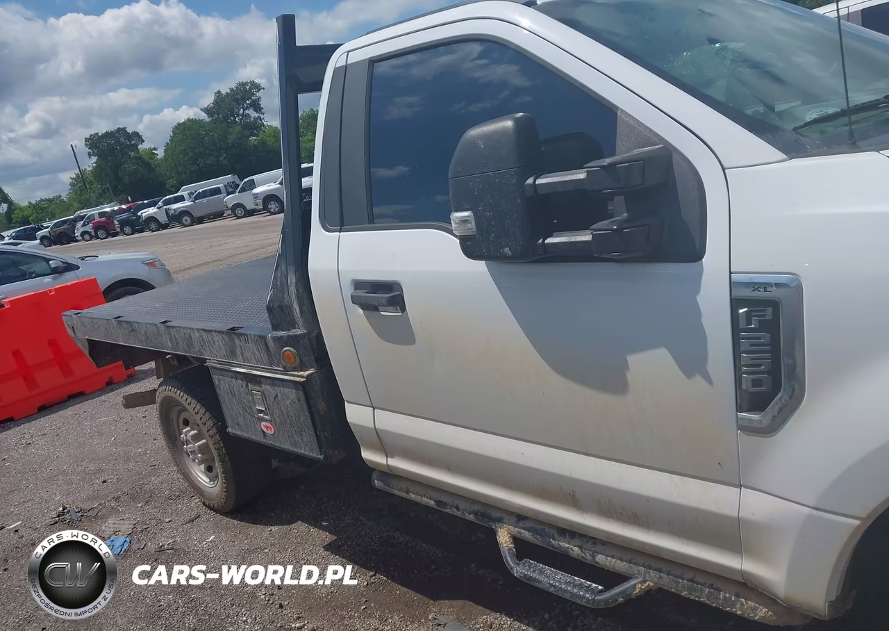 2018 Ford F-250 Xl VIN:1FTBF2B65JEB49951 - 13