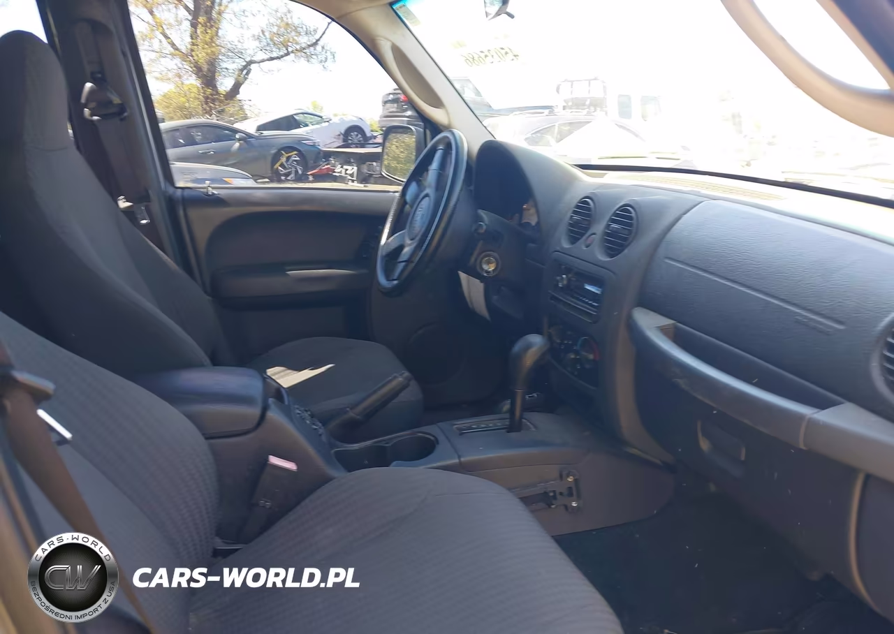 2004 Jeep Liberty Sport VIN:1J4GL48K04W235255 - 5