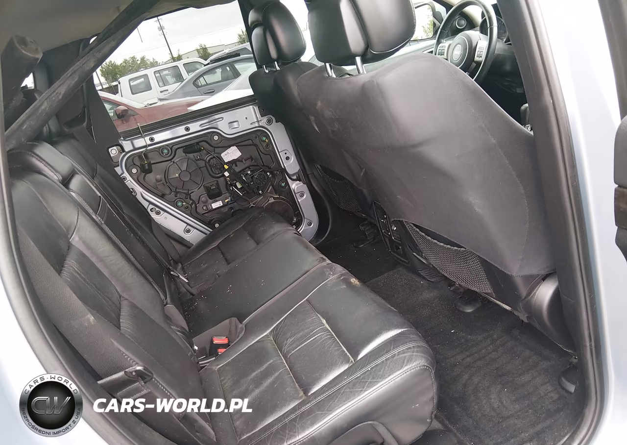 2012 Jeep Grand Cherokee Laredo VIN:1C4RJFAG1CC281134 - 8