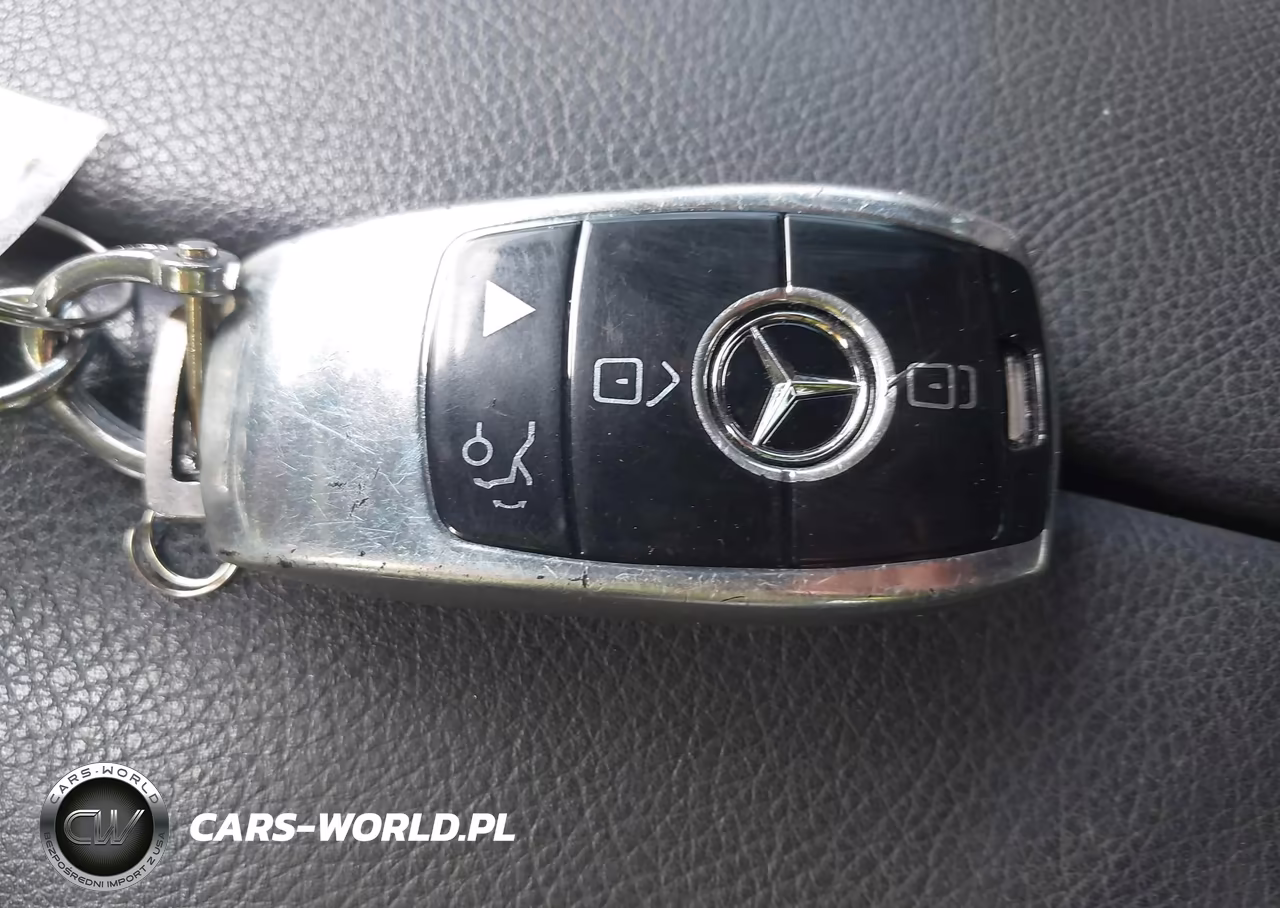 2021 Mercedes-Benz E 350 VIN:W1KZF8DB1MA945531 - 11