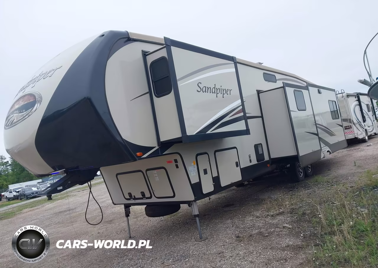 2017 Forest River Sandpiper VIN:4X4FSAN22HJ034364 - 2