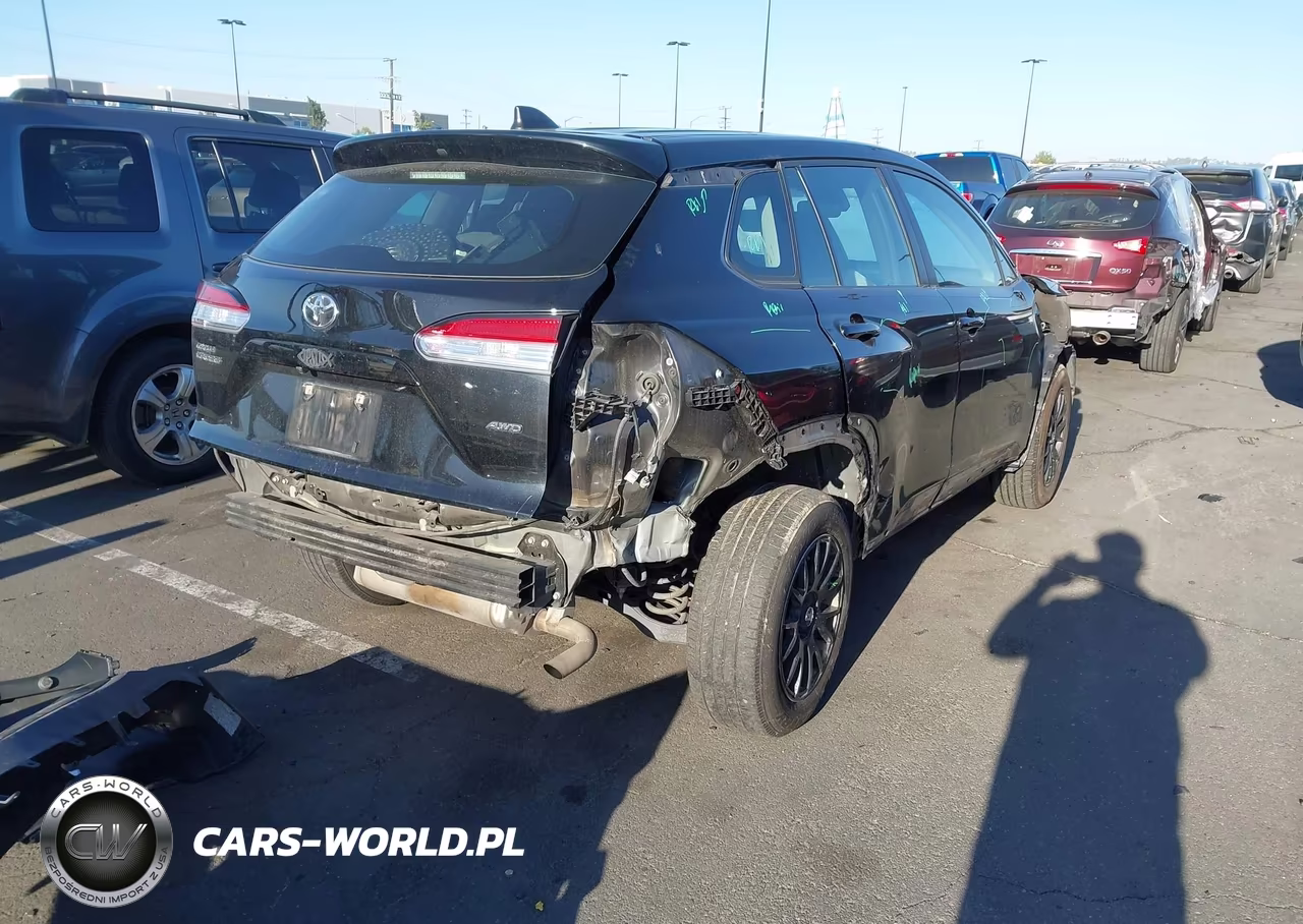 2022 Toyota Corolla Cross L VIN:7MUAAABG3NV012381 - 4