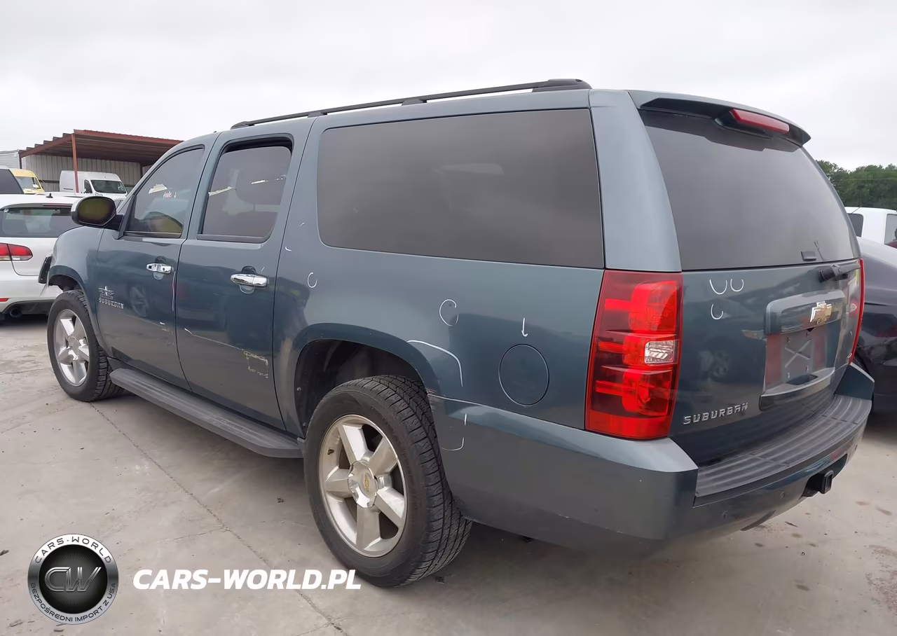 2010 Chevrolet Suburban 1500 Ls VIN:1GNUCHE04AR156210 - 3