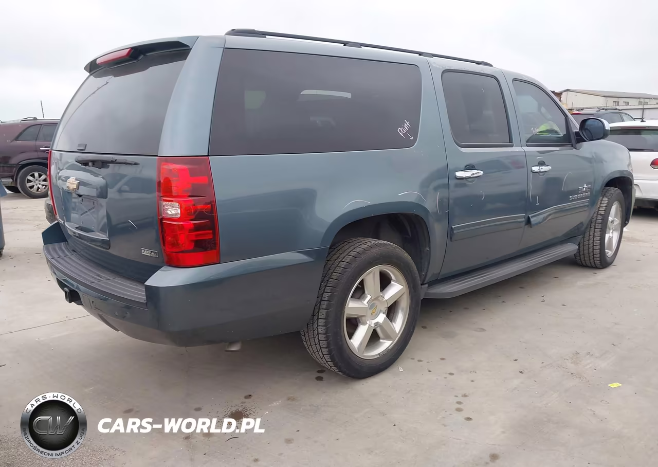 2010 Chevrolet Suburban 1500 Ls VIN:1GNUCHE04AR156210 - 4