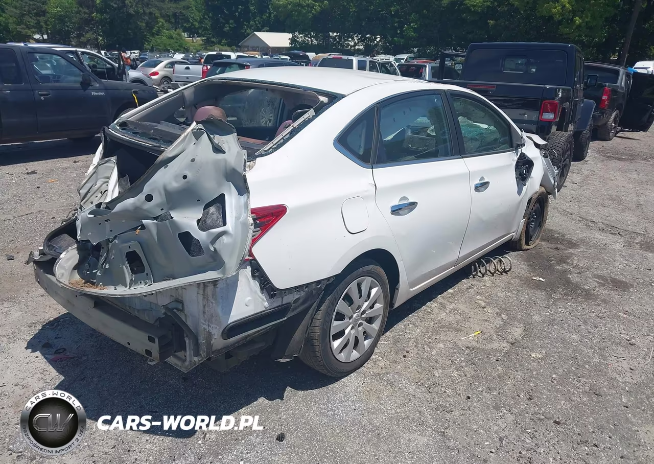 2018 Nissan Sentra S VIN:3N1AB7AP1JY339928 - 4