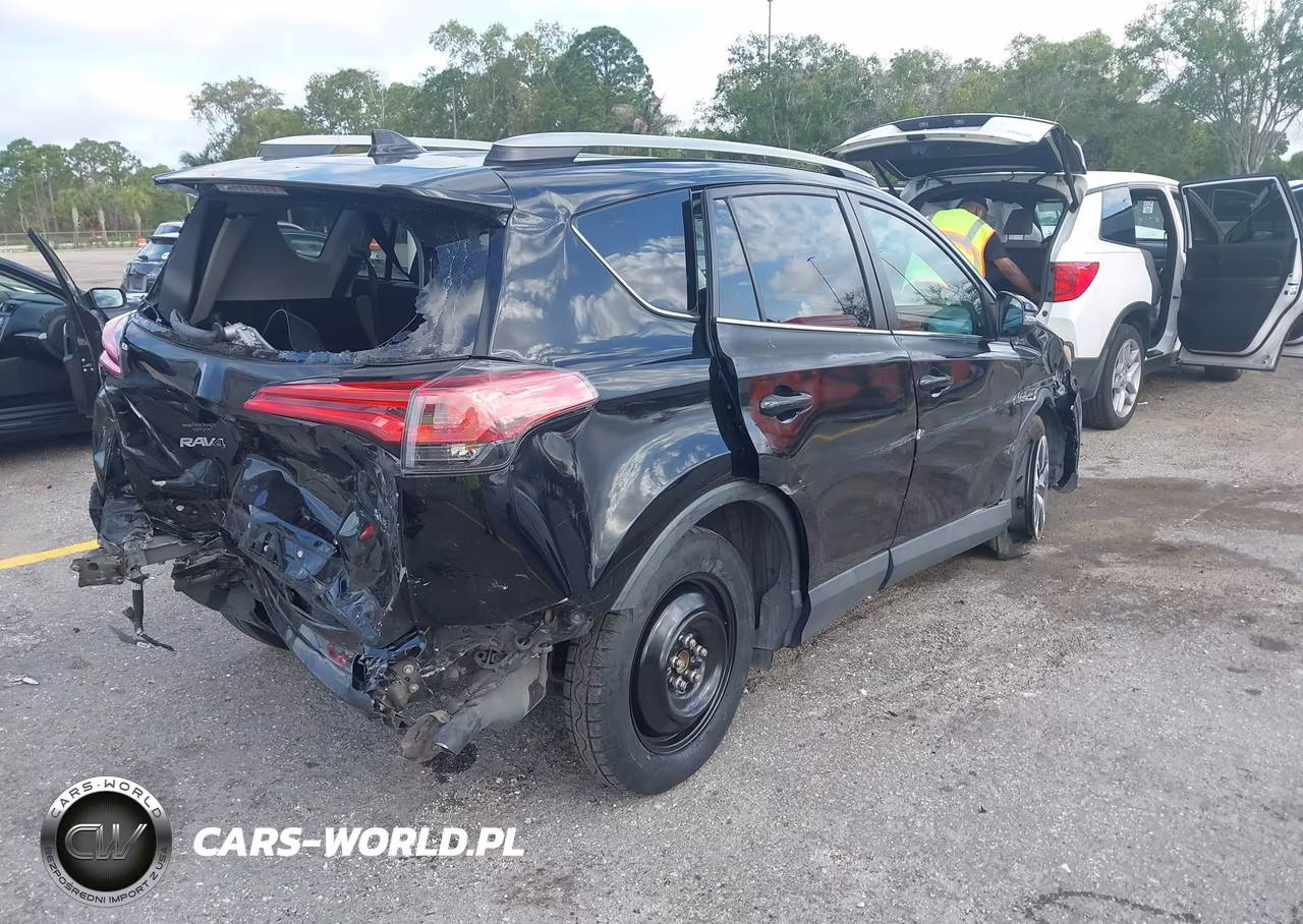 2018 Toyota Rav4 Xle VIN:2T3WFREV5JW458583 - 4