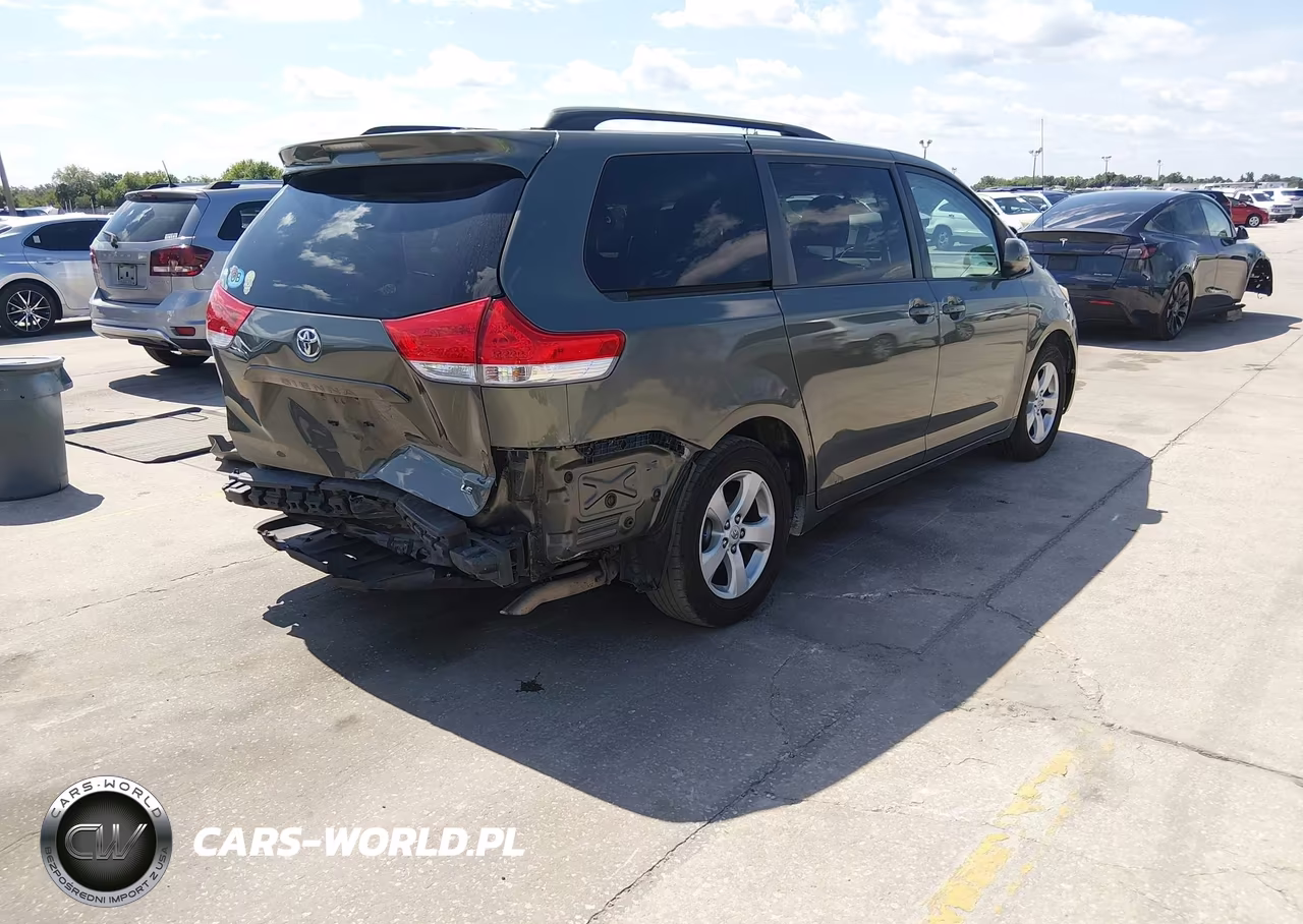 2012 Toyota Sienna Le V6 8 Passenger VIN:5TDKK3DC4CS251663 - 4