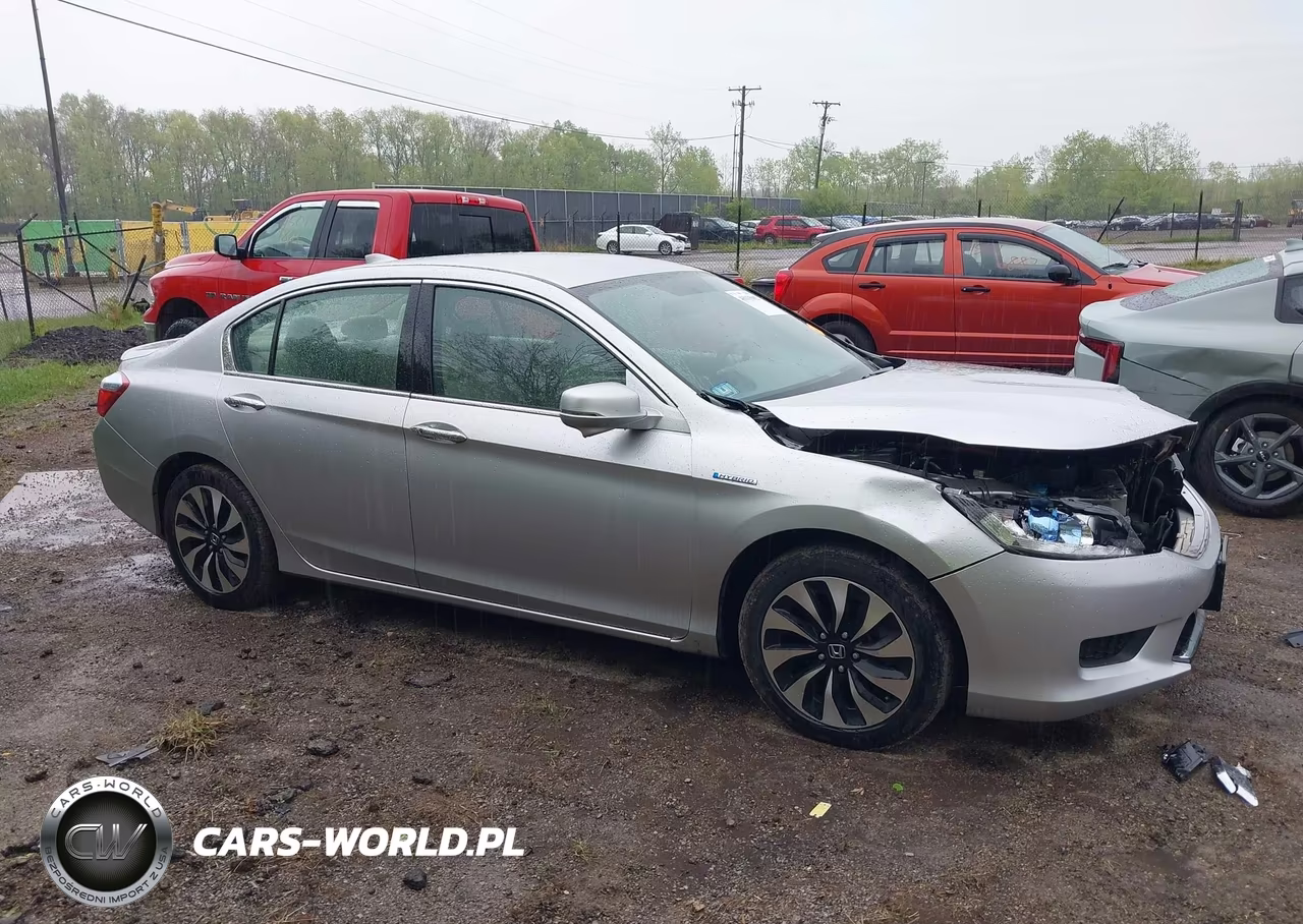 2015 Honda Accord Hybrid VIN:1HGCR6F3XFA000373 - 13