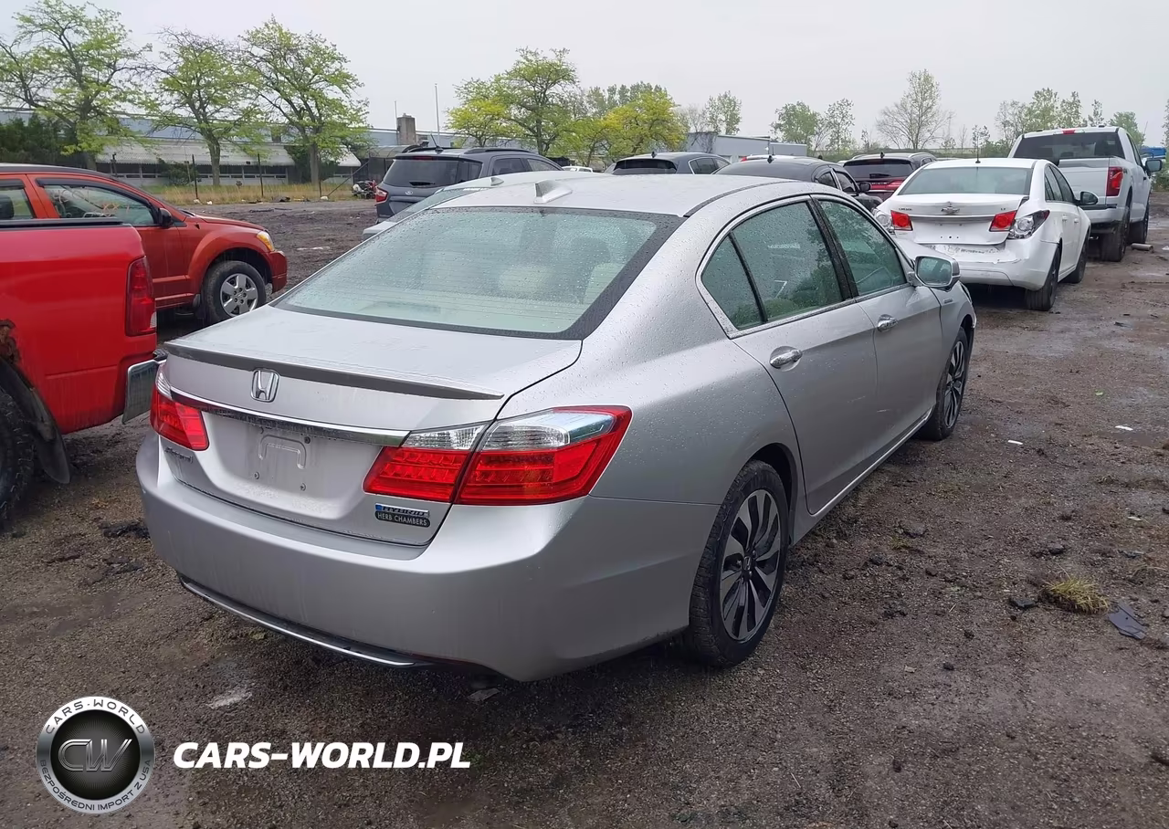 2015 Honda Accord Hybrid VIN:1HGCR6F3XFA000373 - 4