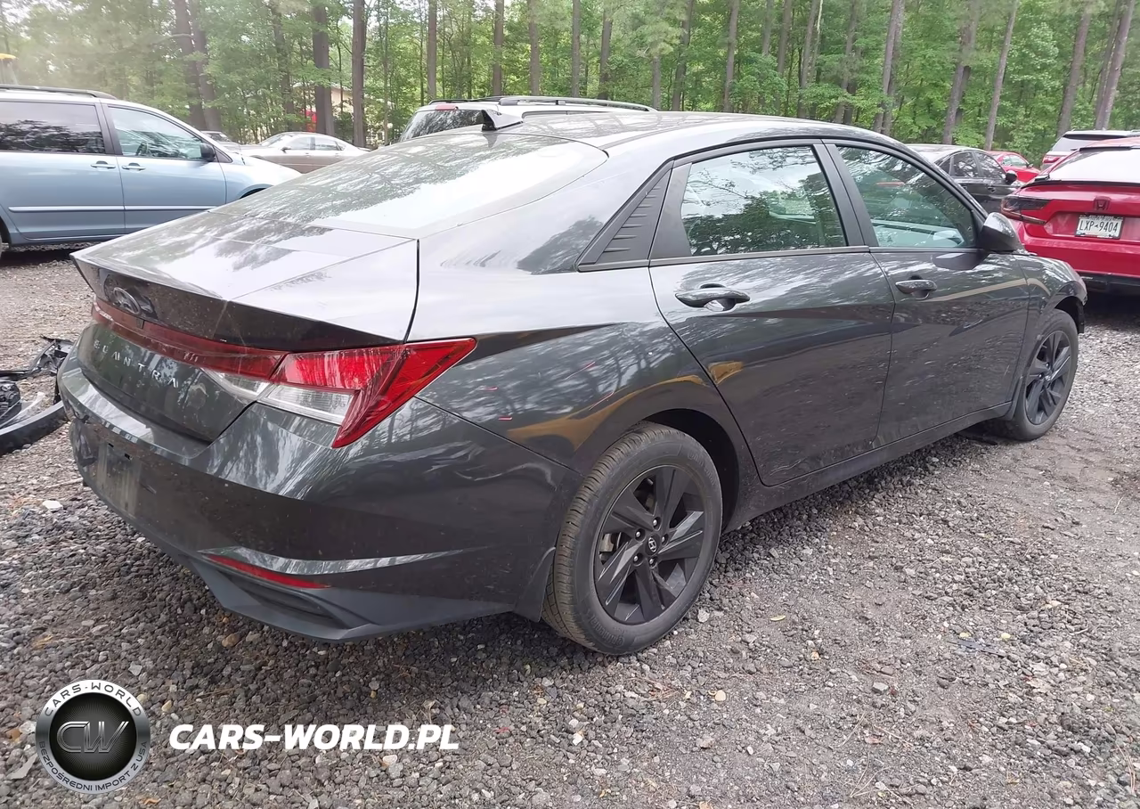 2022 Hyundai Elantra Sel VIN:5NPLM4AG1NH055989 - 4