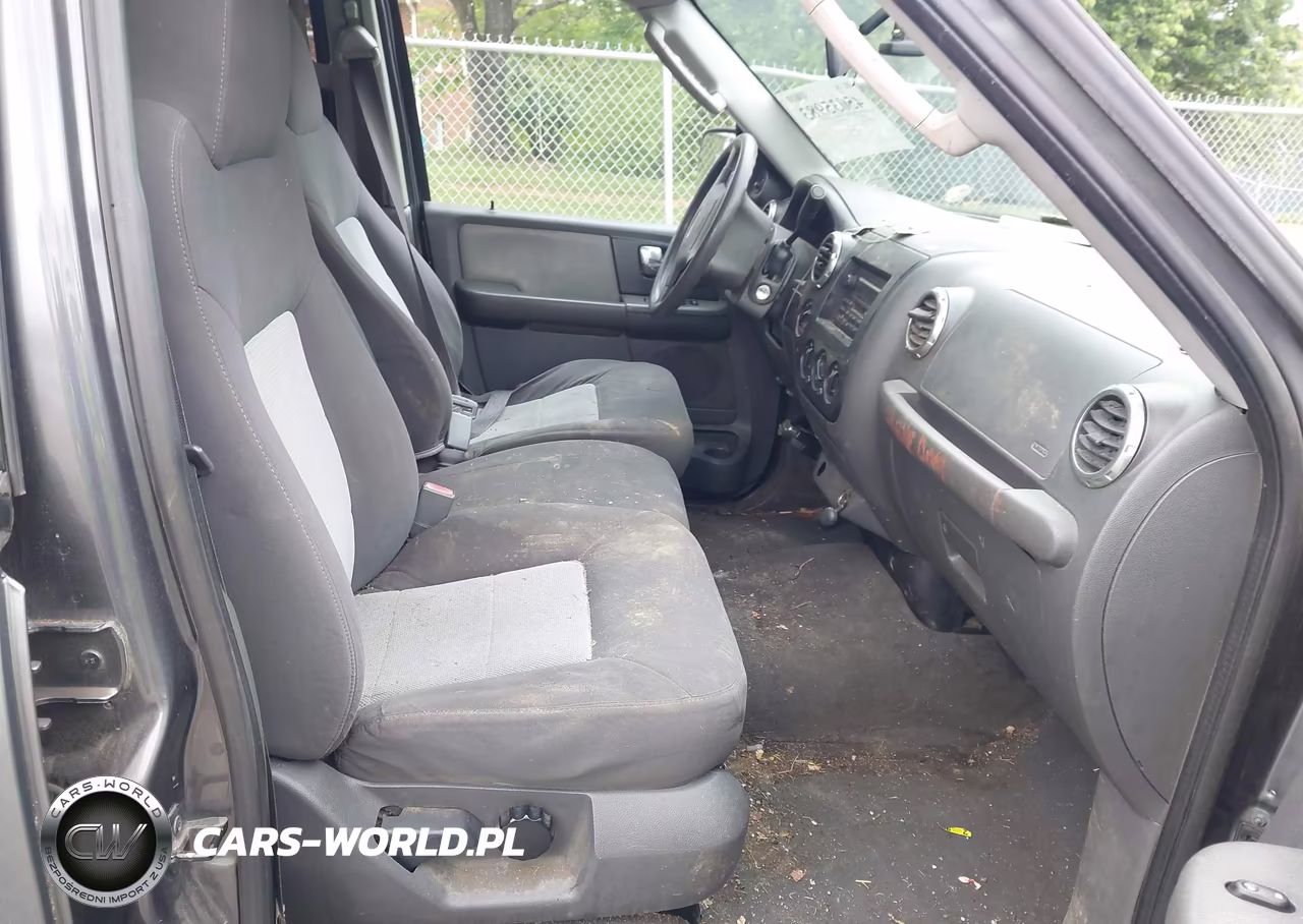2003 Ford Expedition Xlt VIN:1FMPU16W83LC22885 - 5
