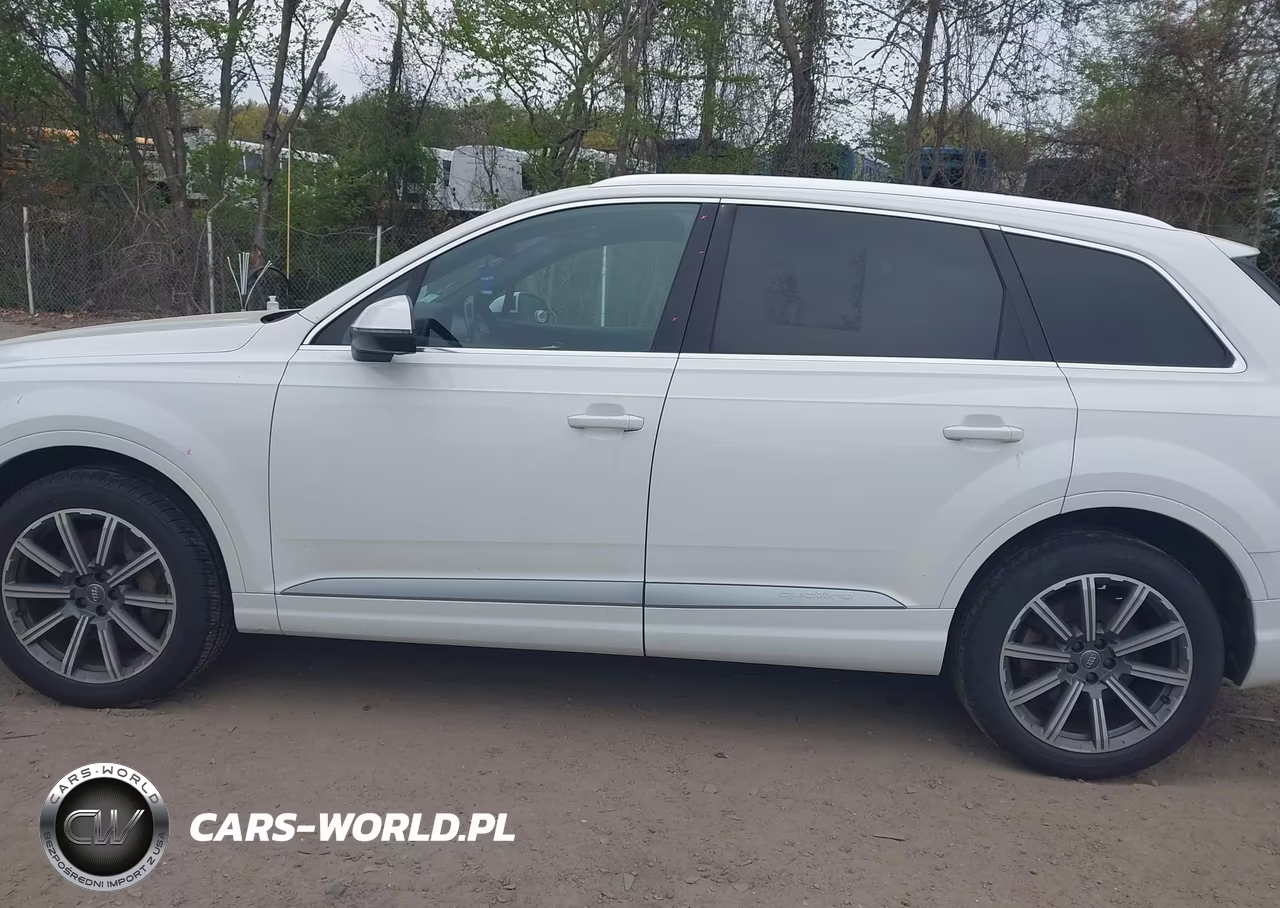 2018 Audi Q7 3.0T Premium VIN:WA1LAAF71JD029063 - 14