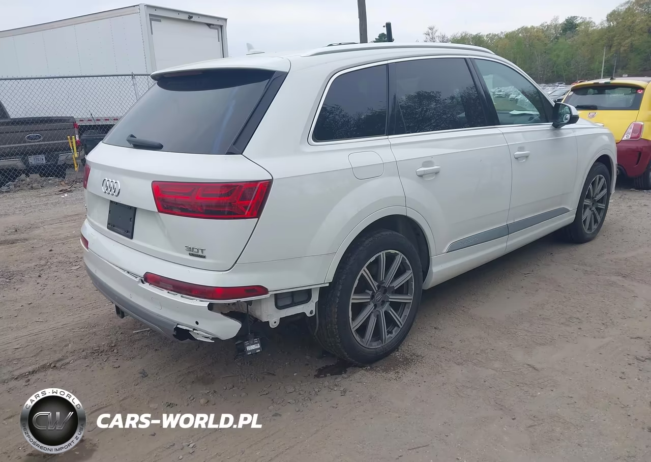 2018 Audi Q7 3.0T Premium VIN:WA1LAAF71JD029063 - 4