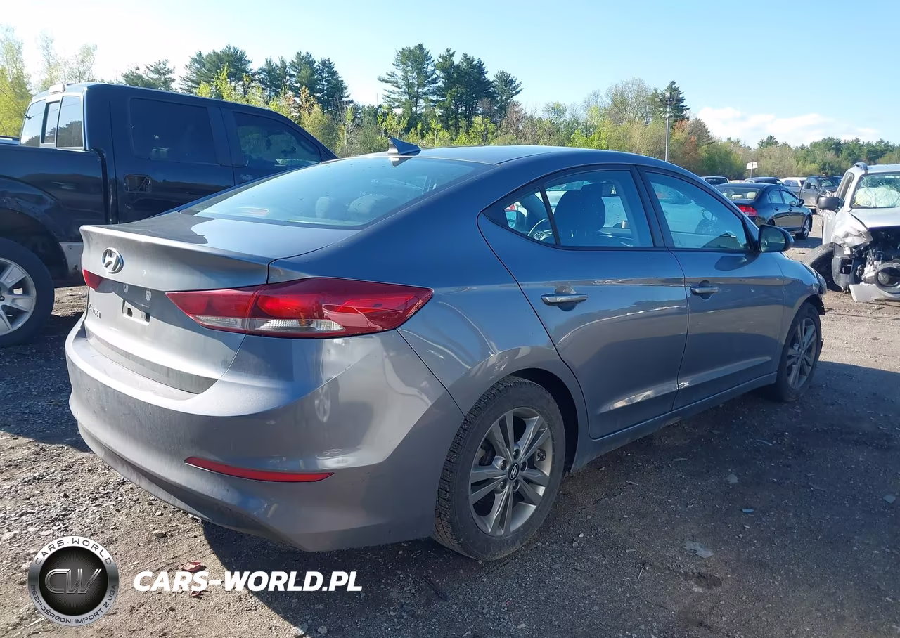2018 Hyundai Elantra Sel VIN:5NPD84LF4JH285792 - 4