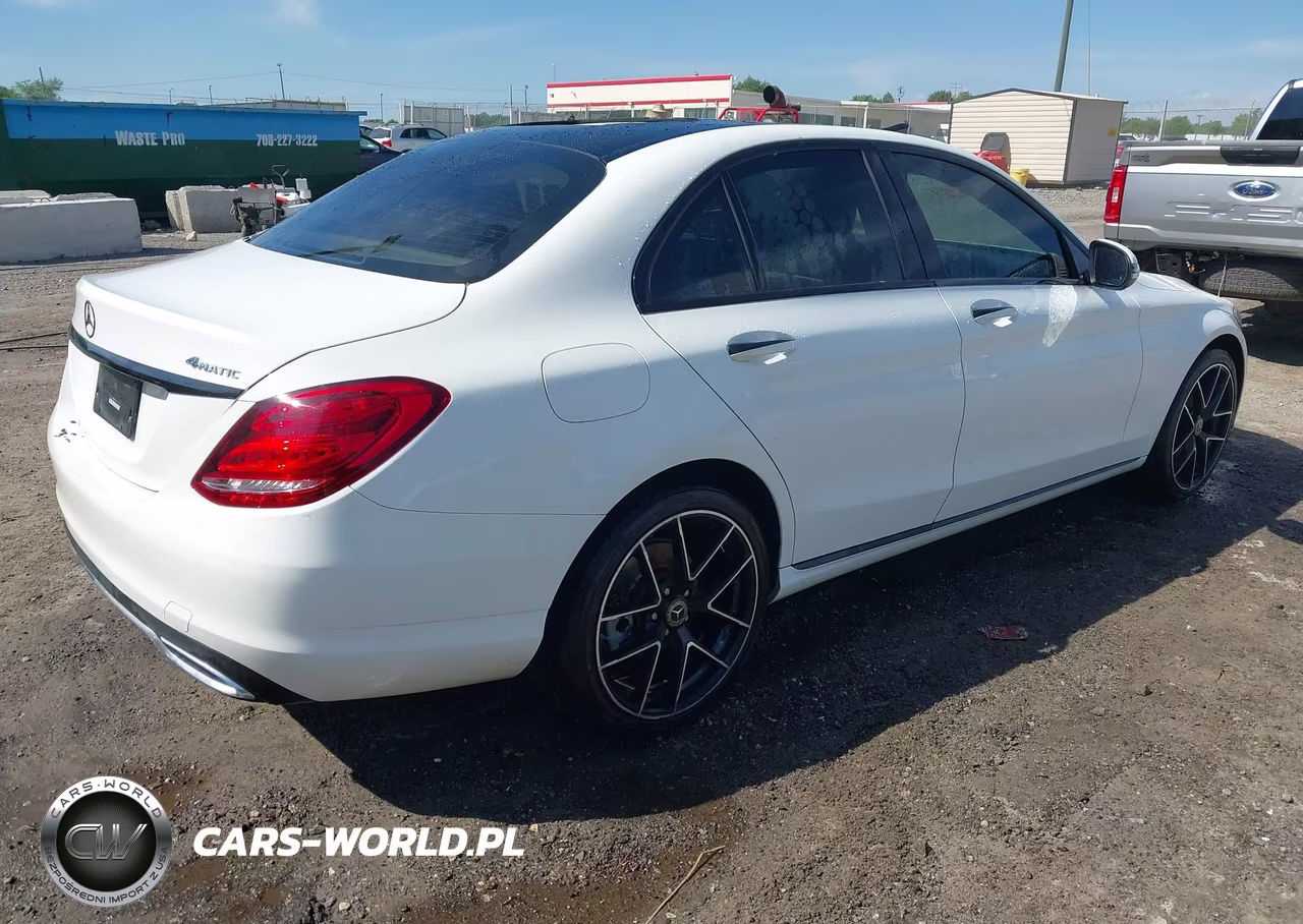 2017 Mercedes-Benz C 300 Luxury 4Matic VIN:55SWF4KB3HU208111 - 4