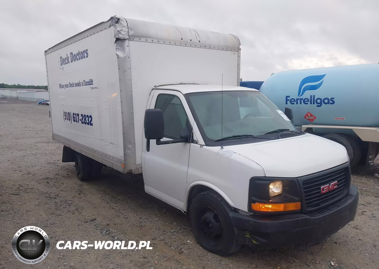 2012 GMC Savana Cutaway Work Van