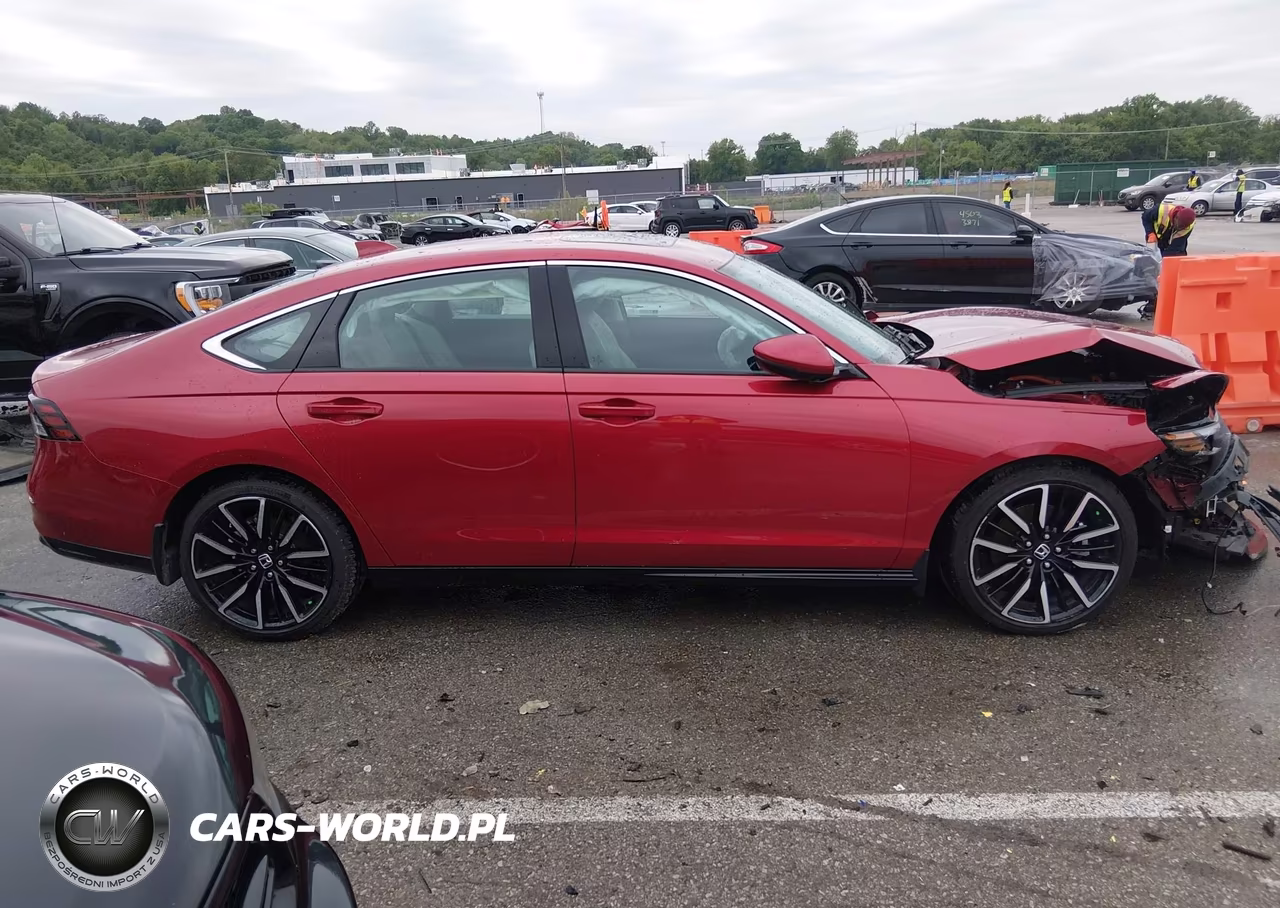 2024 Honda Accord Hybrid Touring VIN:1HGCY2F83RA080644 - 13