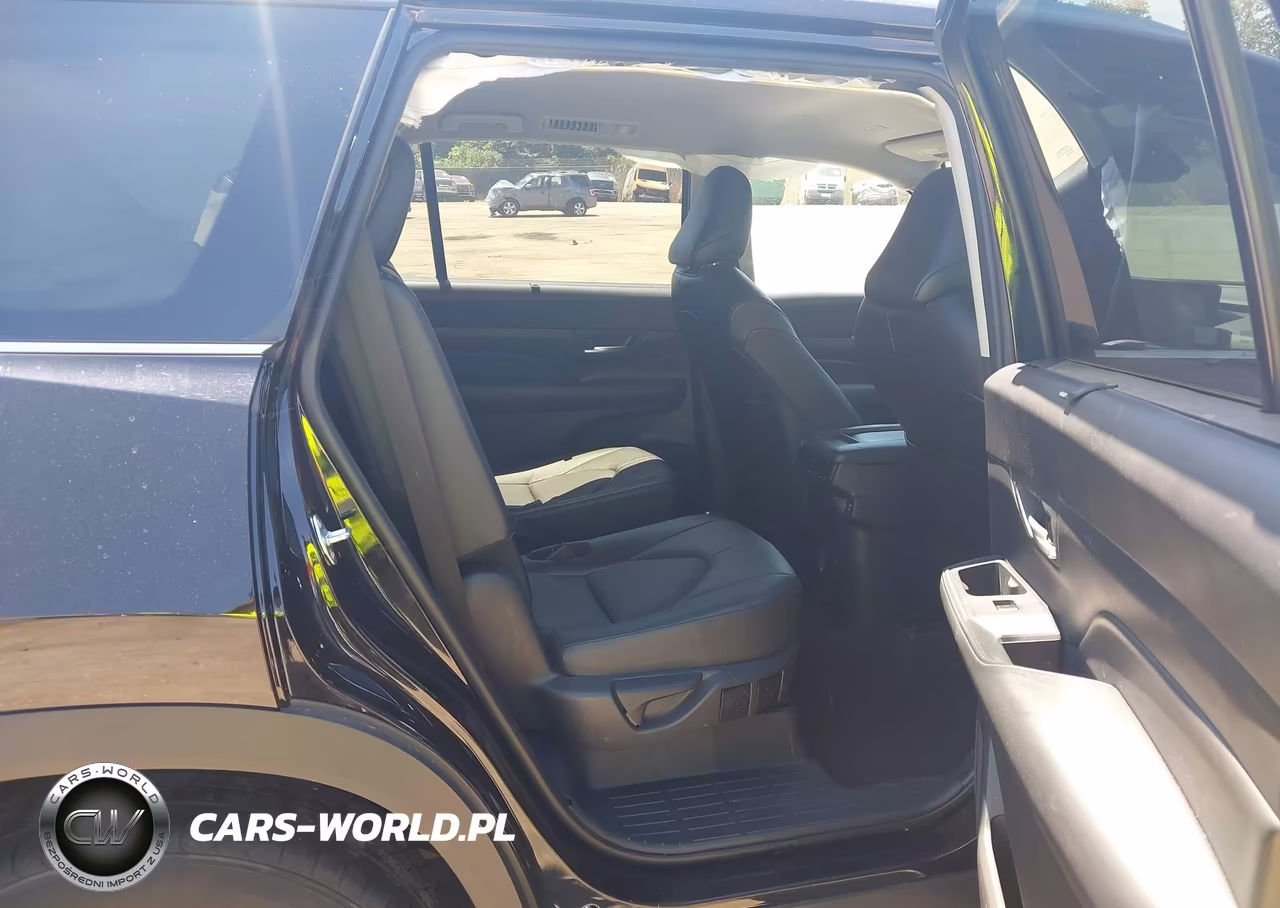 2024 Toyota Grand Highlander Xle VIN:5TDAAAB58RS056794 - 8