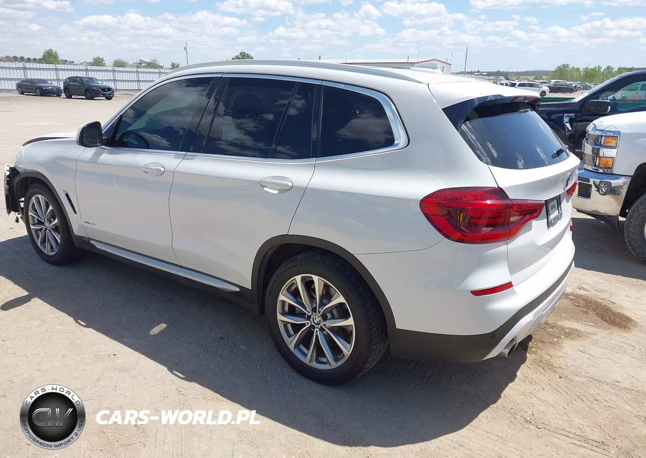 2018 BMW X3 xDrive30I VIN:5UXTR9C5XJLC76928 - 3